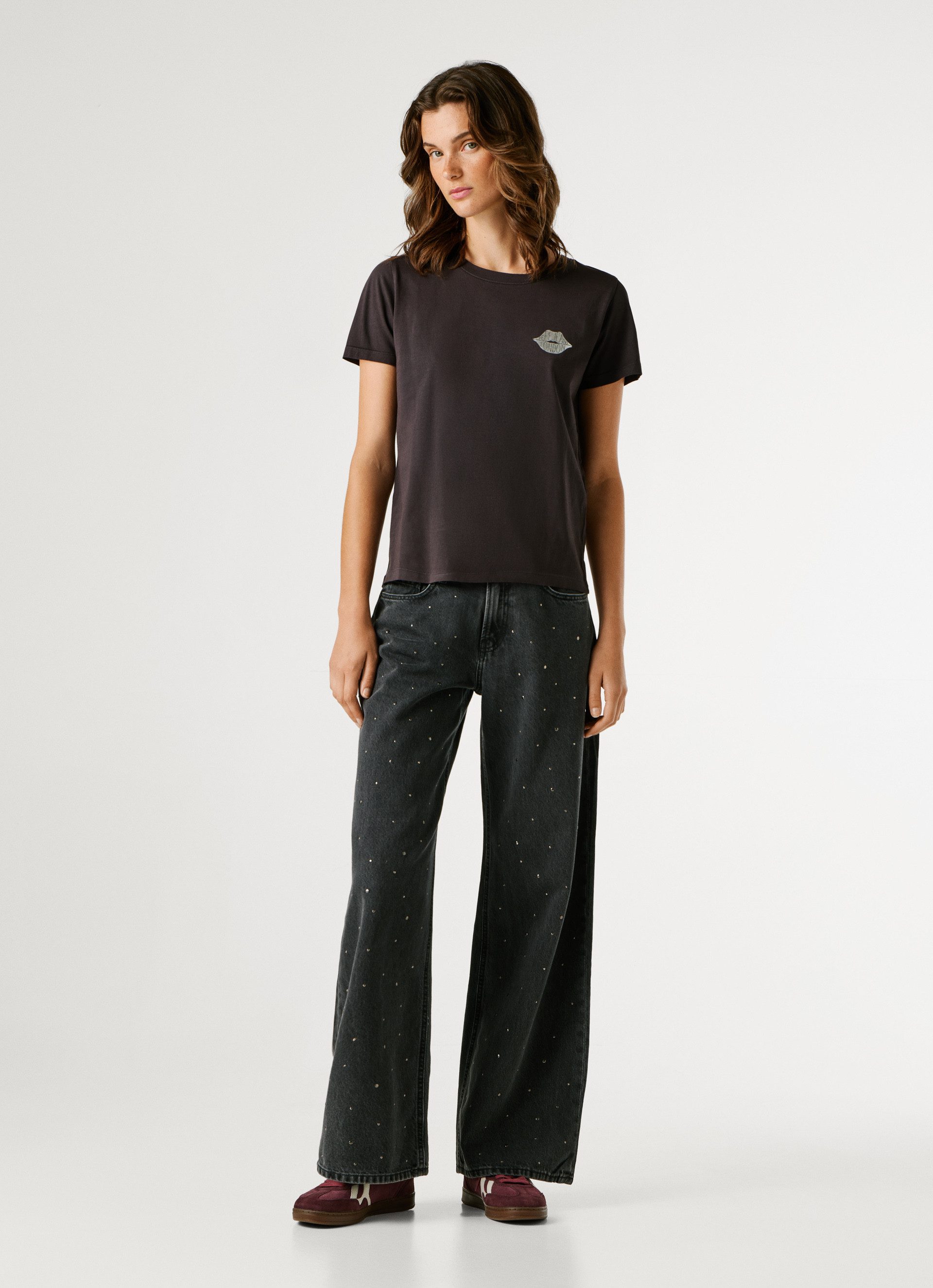Pepe Jeans T-Shirt BRULE mit Runhals, kleiner Print auf der Brust – Bild 5 von 5