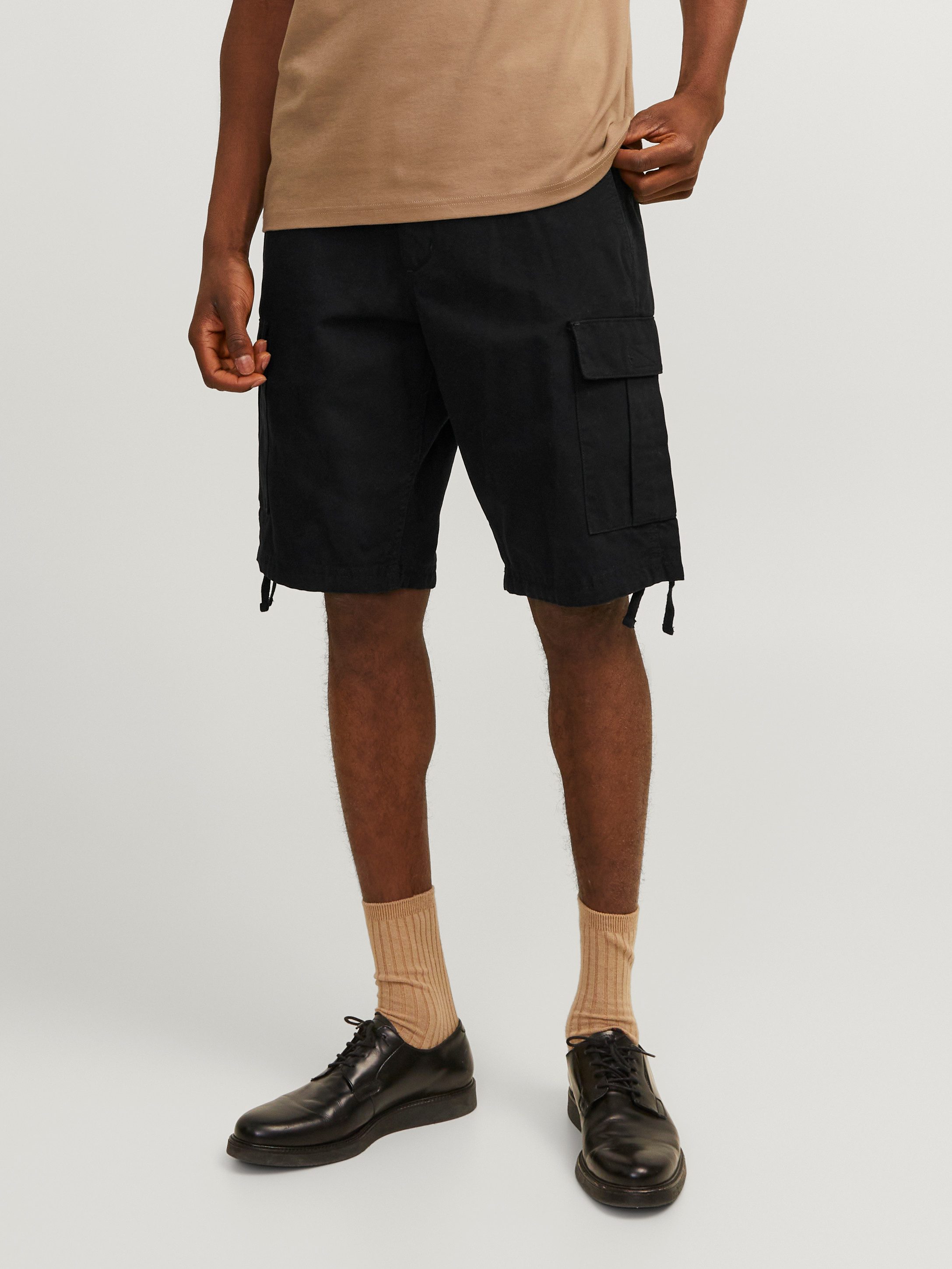 Jack & Jones Cargoshorts JPSTCOLE BARKLEY JJCARGO SHORTS SN mit Cargo Taschen