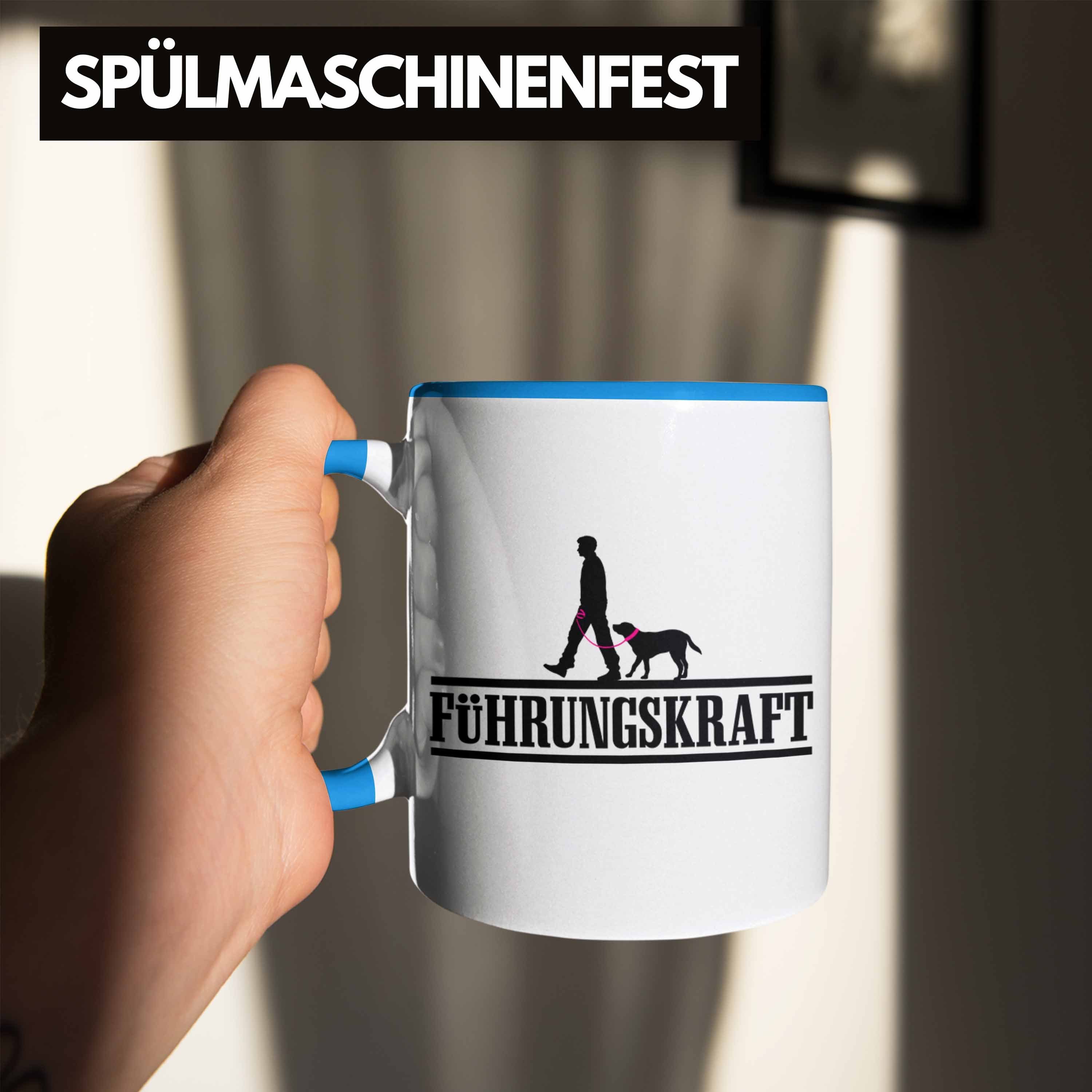 Trendation Tasse Trendation - Führungskraft Hundebesitzer Gehen Tasse Tasse Geschenk Gassi Blau Hunde Herrchen Hundebesitzerin