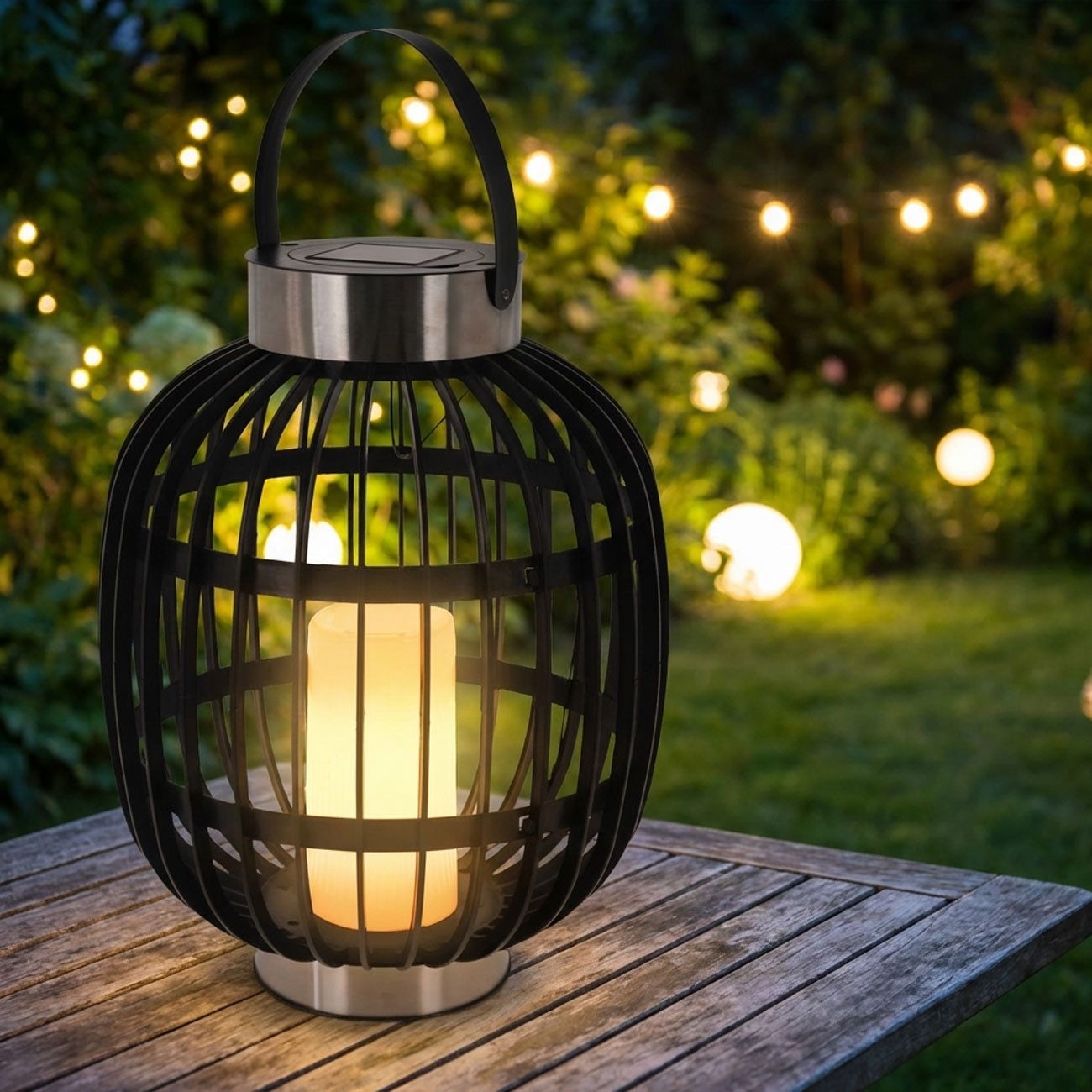 H&S Collection LED Solarleuchte H & S Collection Solar-Gartenlaterne Rattan-Optik (35x45cm), Spendet ein warm-weisses, angenehmes Licht