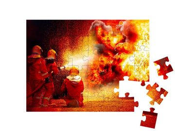 puzzleYOU Puzzle Feuerwehrleute bekämpfen eine Explosion, 48 Puzzleteile, puzzleYOU-Kollektionen Feuerwehr