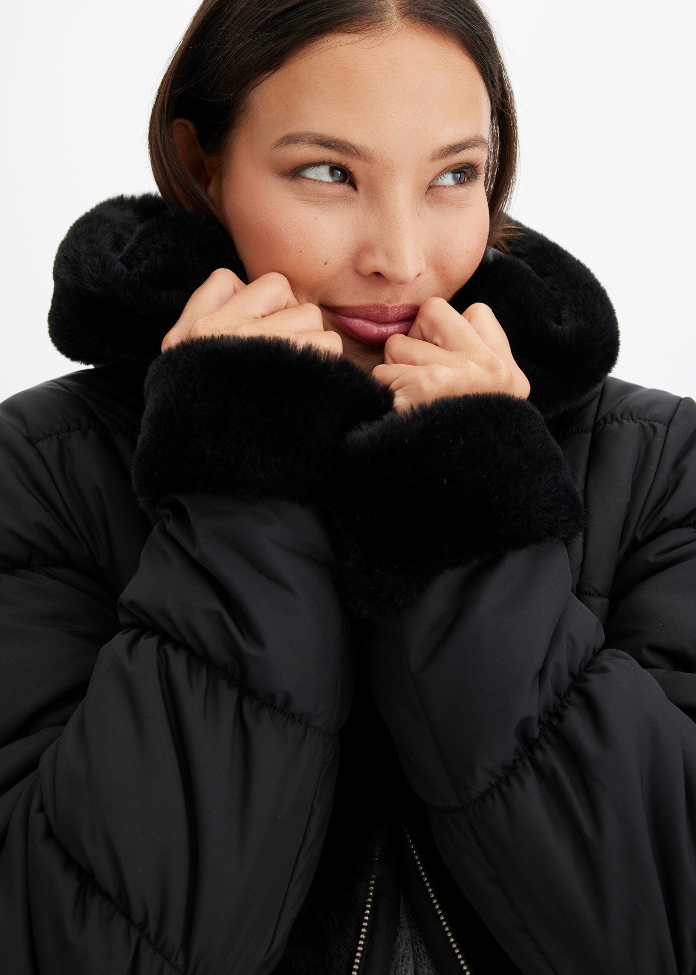 bonprix Steppjacke eleganter Look, mit Kapuze und Fellimitat, Winterjacke