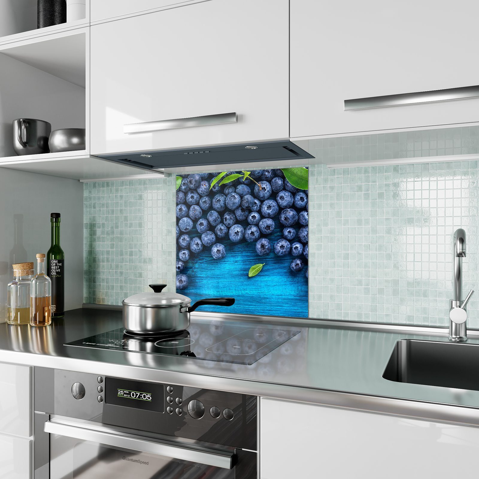 Spritzschutz Küchenrückwand mit Holz Primedeco auf Glas Motiv Küchenrückwand Heidelbeeren