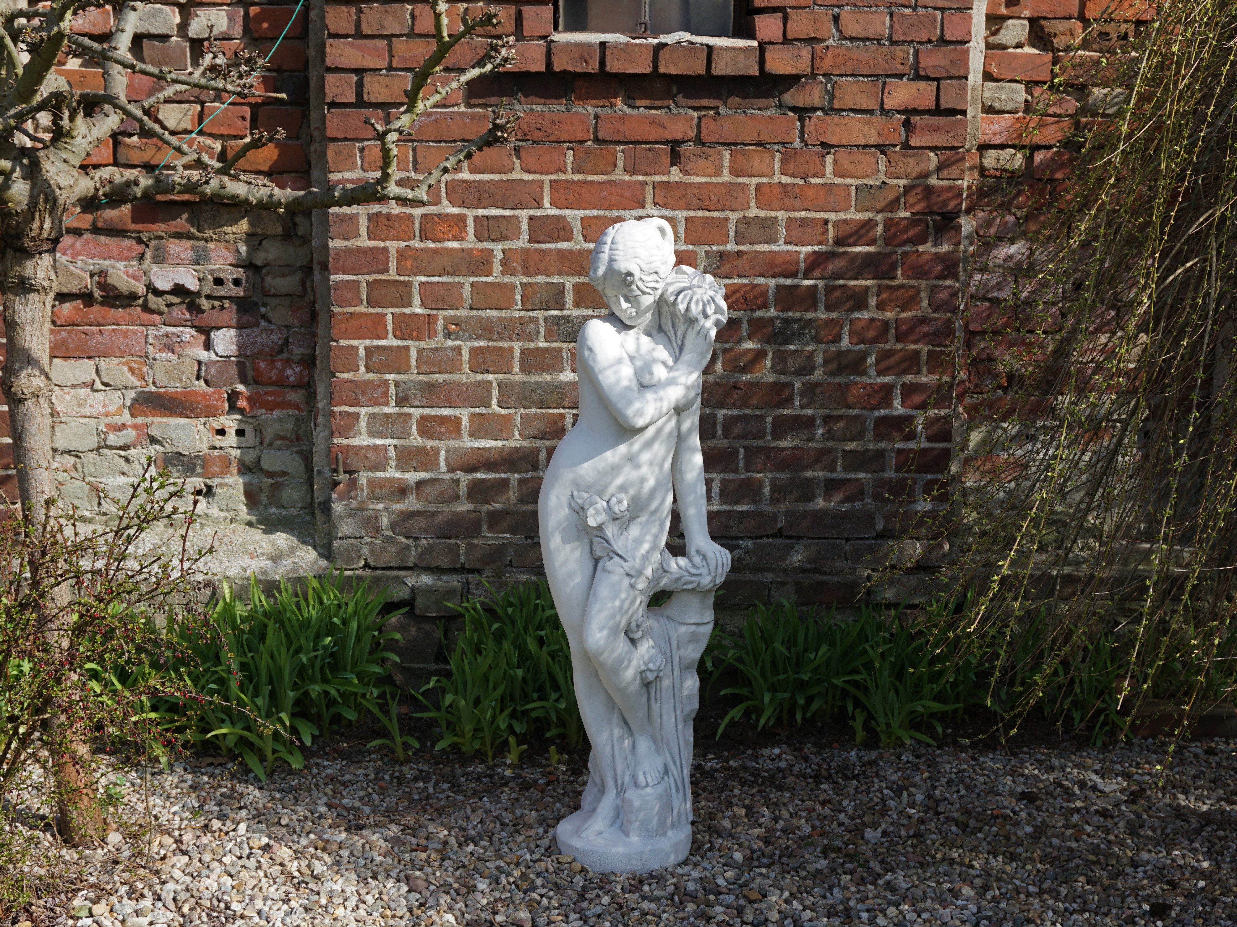 gartendekoparadies.de Gartenfigur Statue Venus mit Wasserlauf, Steinfigur, Steinguss, H. 141 cm, 125 kg, Frostsicher