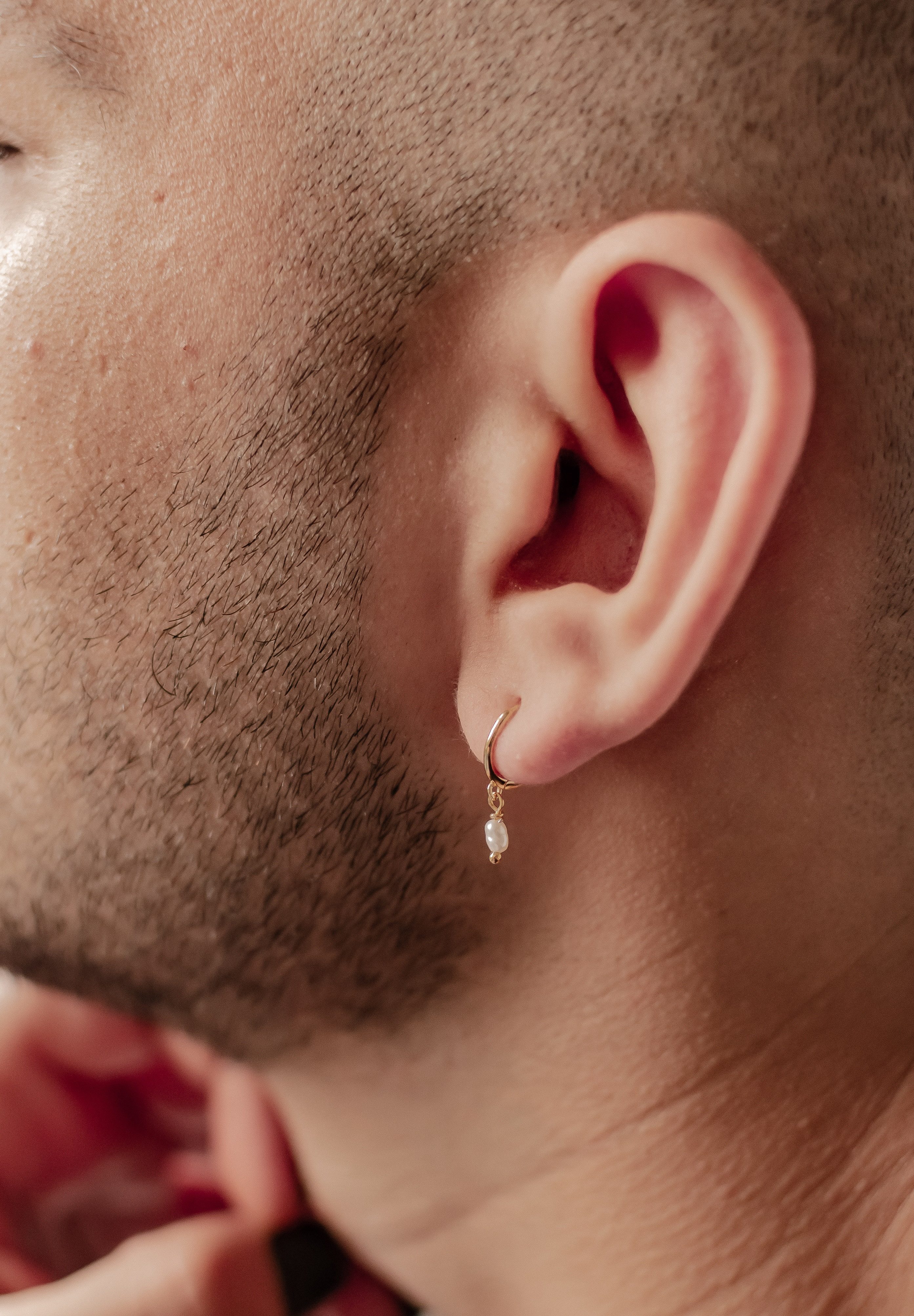 Hey Happiness Paar Ohrhänger weiße Süßwasserperle Anhänger, Herren Ohrringe Creolen Silber 925, 18k vergoldet