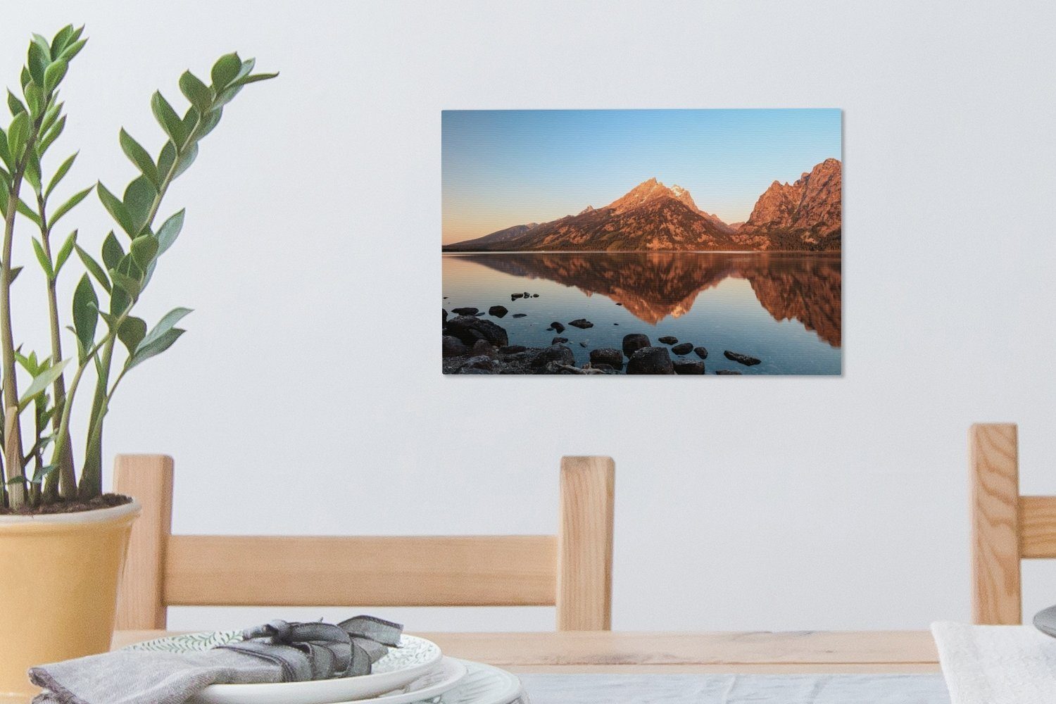 OneMillionCanvasses® Leinwandbild Morgenlicht St), den Sees, Mountains in Leinwandbilder, am (1 Wandbild Teton 30x20 ruhigen Wanddeko, Aufhängefertig, eines cm Rande