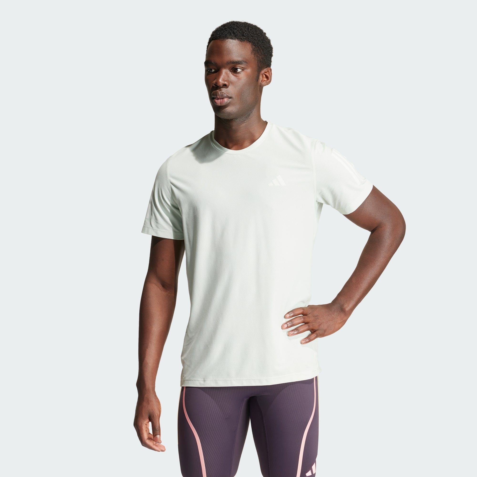 adidas Performance Laufshirt OWN THE RUN T-SHIRT, Dieses Model ist 185 cm  groß und trägt Größe