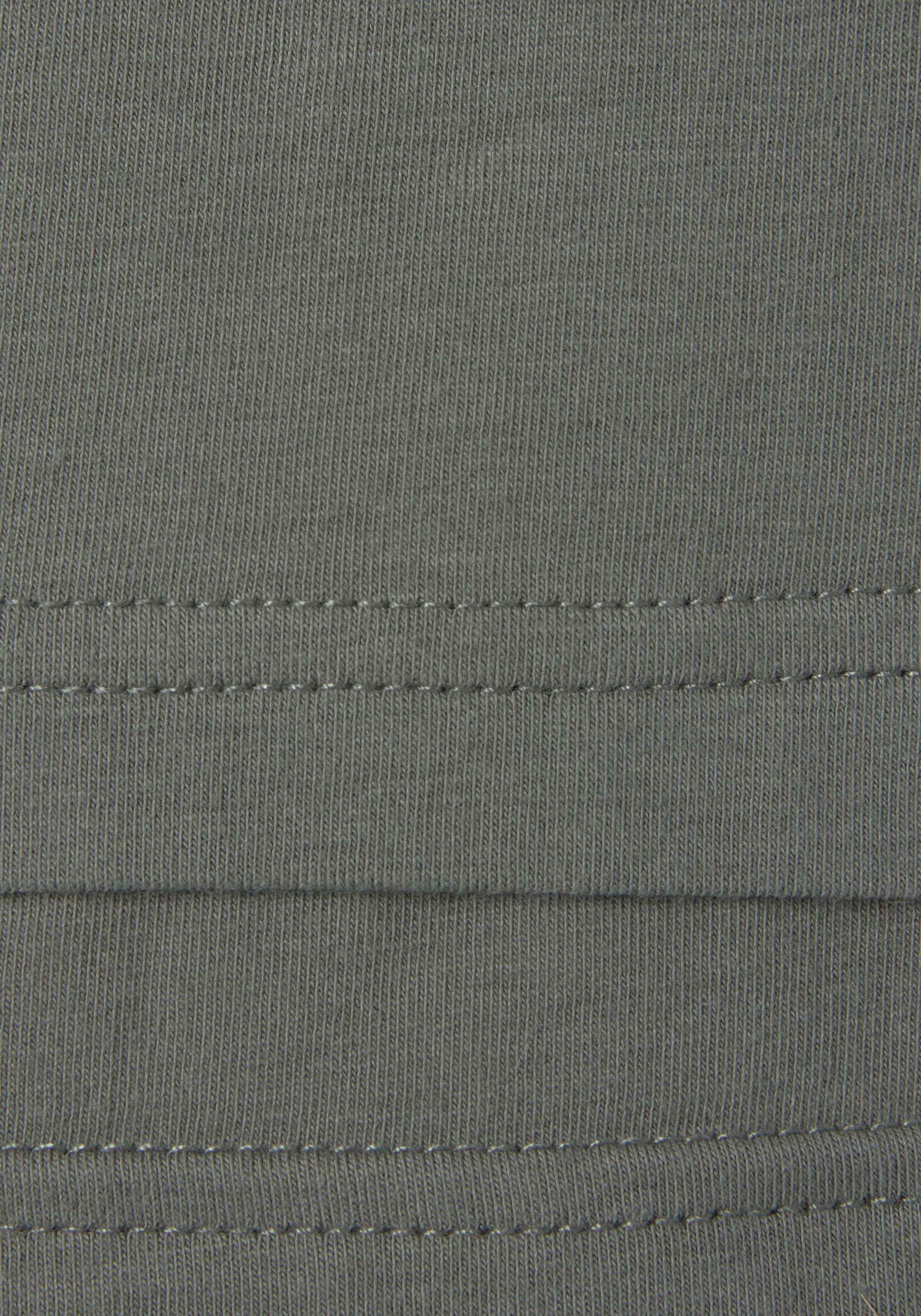 LASCANA Kurzarmshirt mit kastigem Schnitt und Lagen-Look