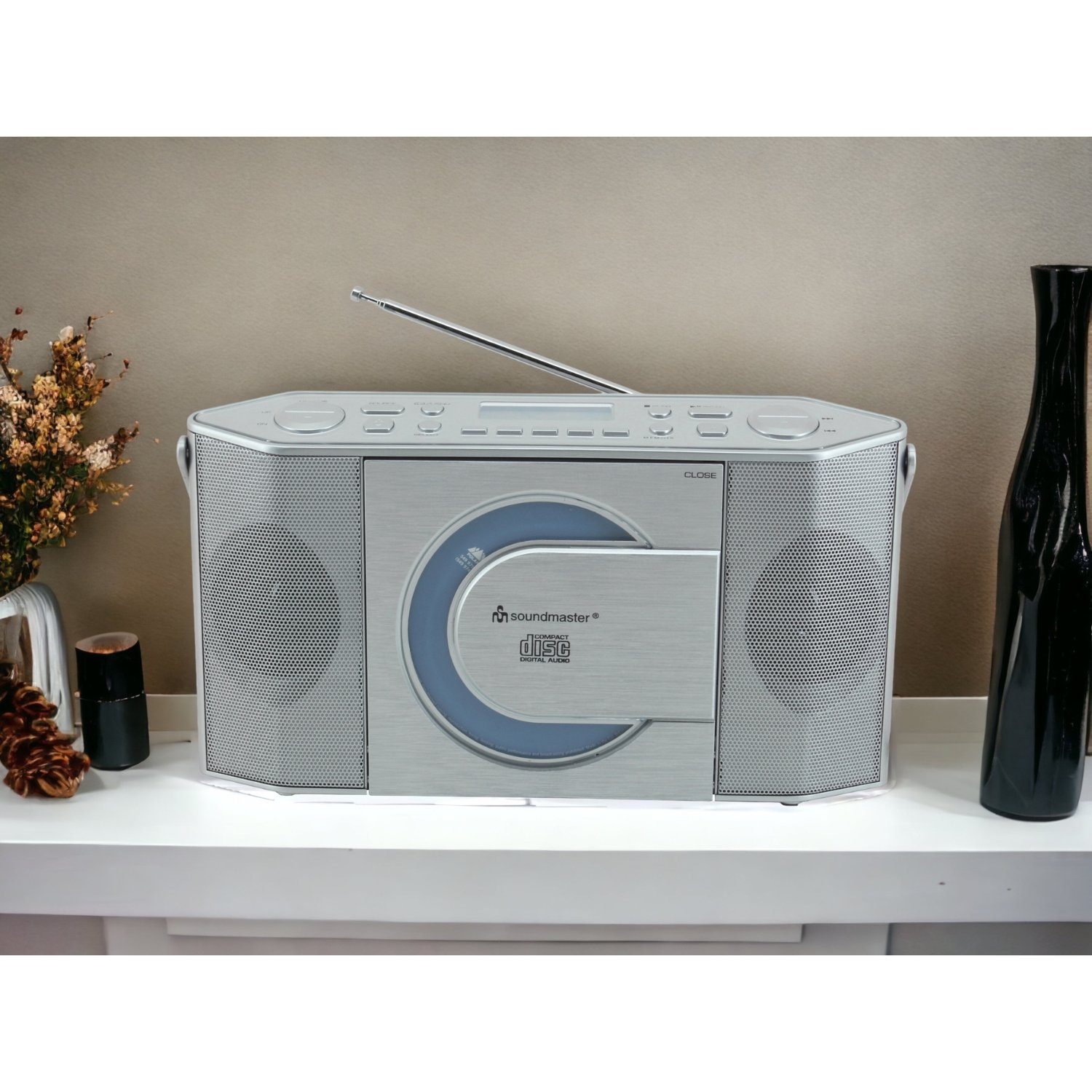 Soundmaster RCD1770SI tragbares Digitalradio DAB+ UKW-PLL USB CD Player MP3 Uhr Digitalradio (DAB) (DAB+, UKW-RDS, 2 W, schmale Bauweise, kompakt, vertikaler CD-Player, Fensterbank, Küche)