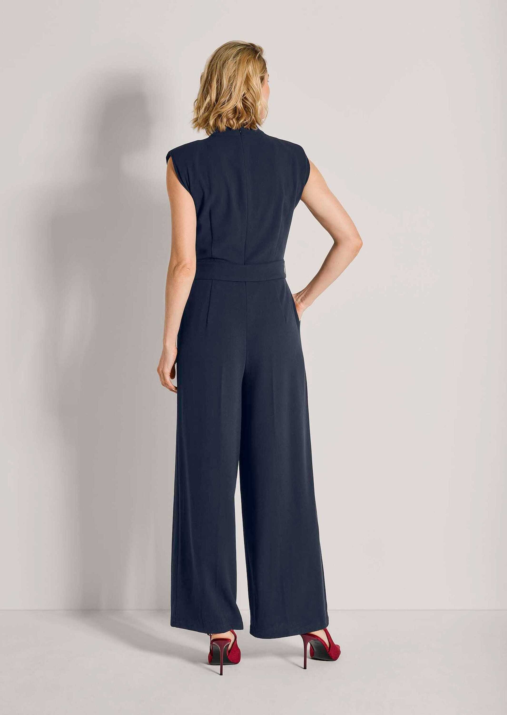 MADELEINE Jumpsuit Eleganter Jumpsuit mit Stehkragen Ärmelloser Look mit breitem Taillenband