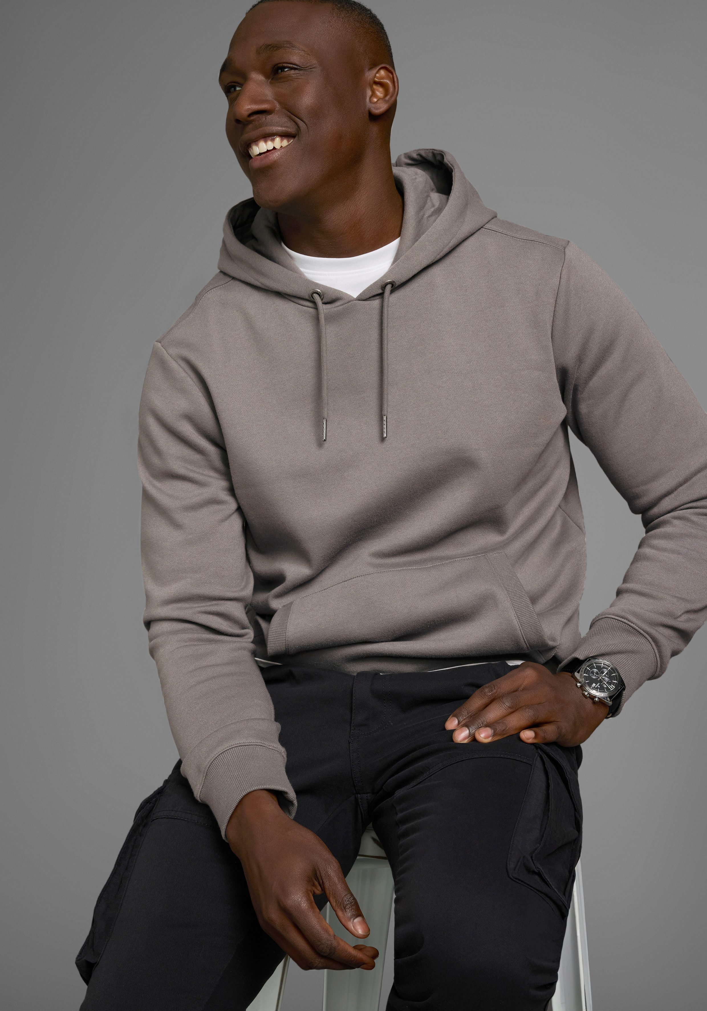 Man's World Kapuzensweatshirt mit Kängurutasche günstig online kaufen