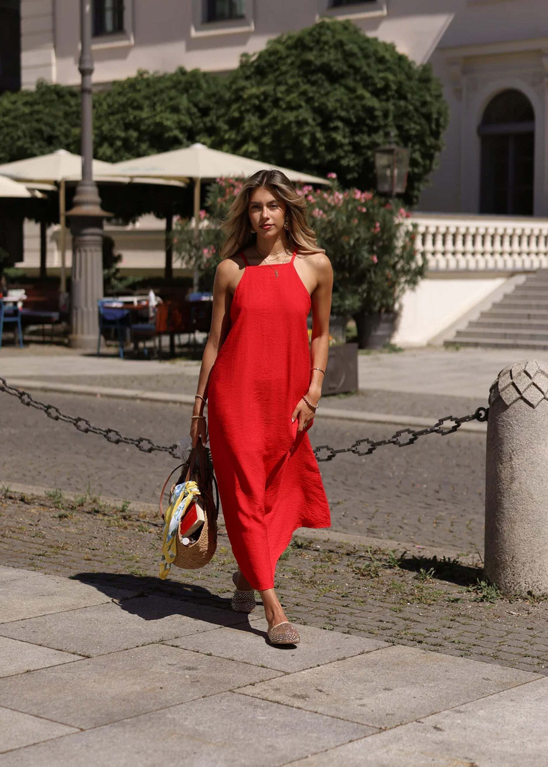 SASSYCLASSY Midikleid Langes Slip Kleid mit Trägern für Damen Luftiges A-Linie Midikleid in fließendem Fall aus Viskose Rot – Bild 4 von 5