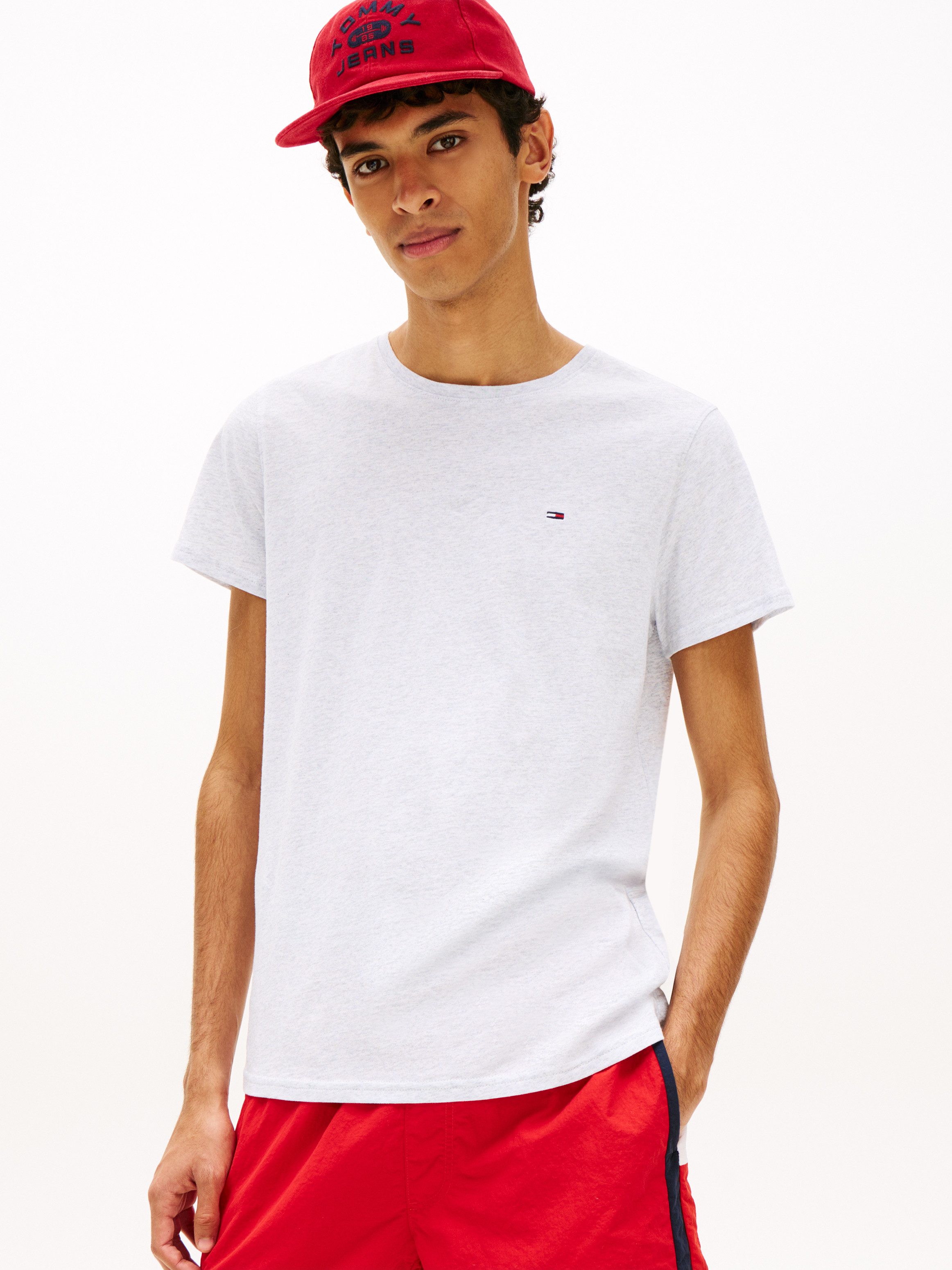 Tommy Jeans T-Shirt TJM ESSENTIAL SOLID mit Rundhalsausschnitt und dezenter Logo-Flag
