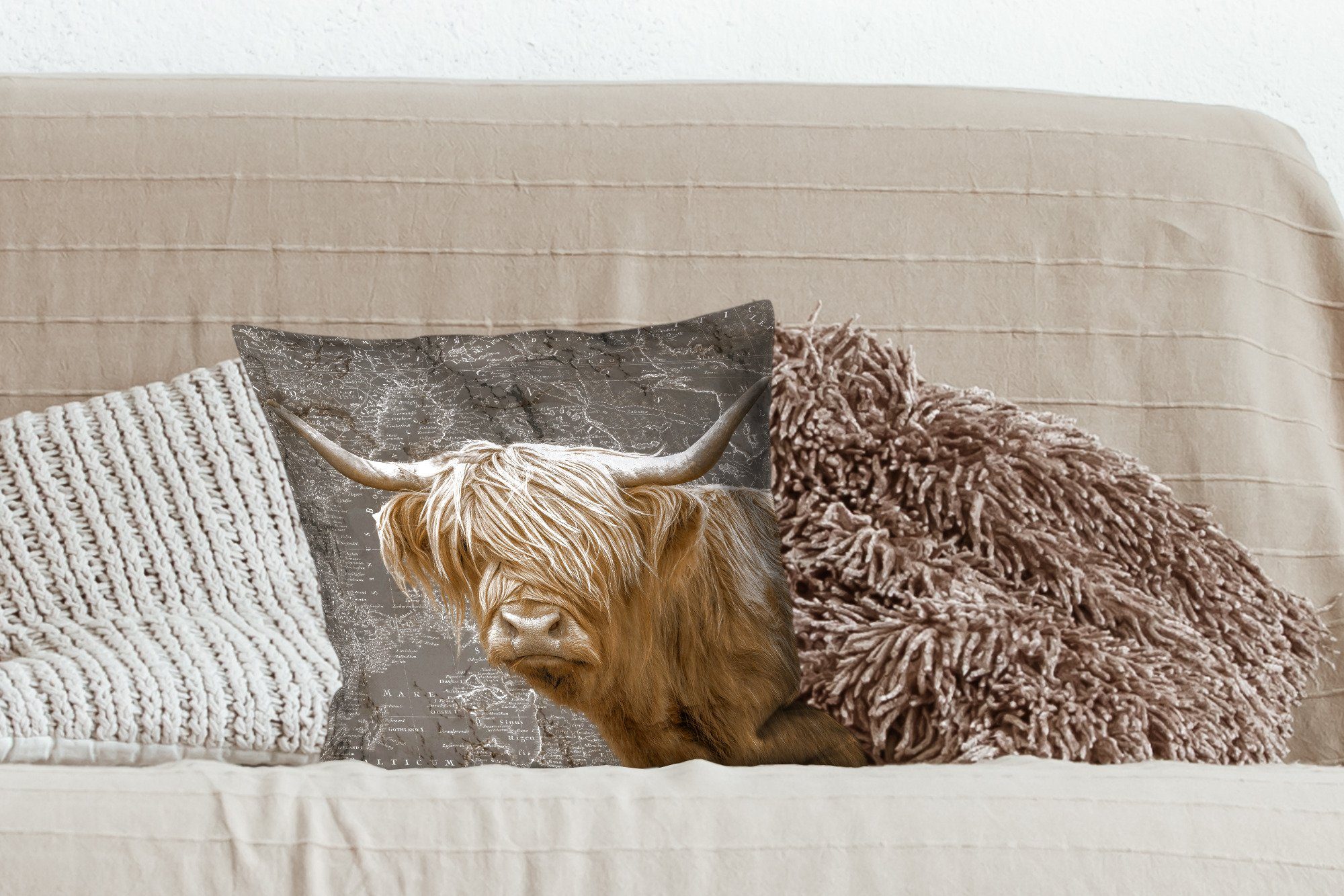 MuchoWow Dekokissen Schottischer Highlander Schlafzimmer, mit - für Weltkarte Deko, Zierkissen Tiere, Füllung - Sofakissen Wohzimmer