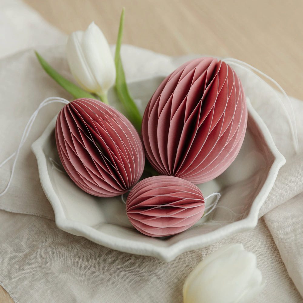 studio mkono Dekoobjekt Osterei aus Papier zum Aufhängen in altrosa