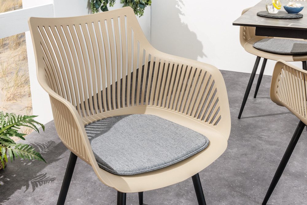 riess-ambiente 4-Fußstuhl SIGNUM greige/schwarz - Kunststoff, Indoor/Outdoor, mit Armlehnen (Einzelartikel, 1 St), Esszimmer · Kunststoff · Garten/Balkon/Terrasse · Design · Küchenstuhl