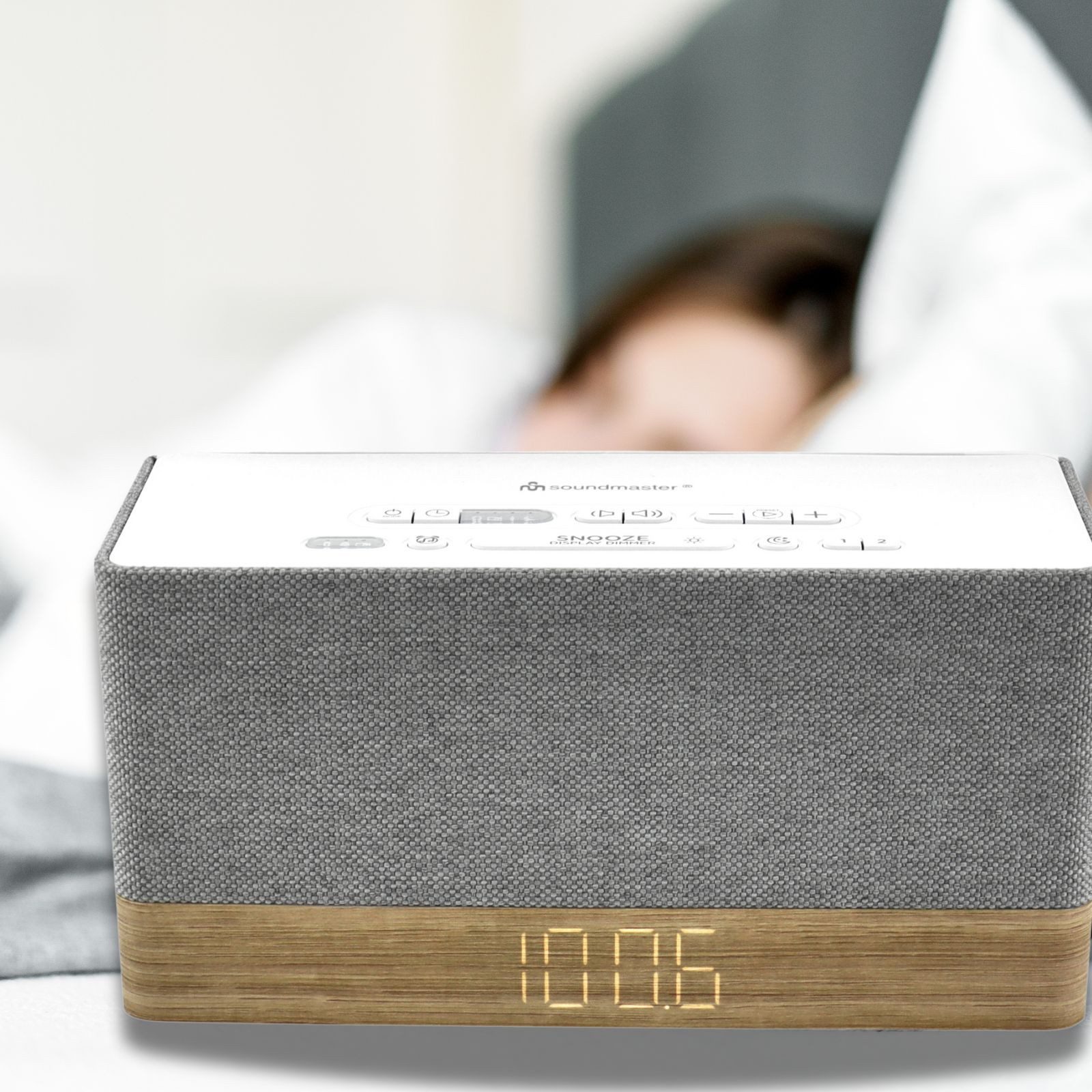 Soundmaster UR630WE Radiowecker Bluetooth Laden Gangreserve AUX-IN USB-Laden Uhrenradio (UKW-PLL, 6 W, Radio, Bluetooth, USB-Ladebuchse, Weckfunktion)