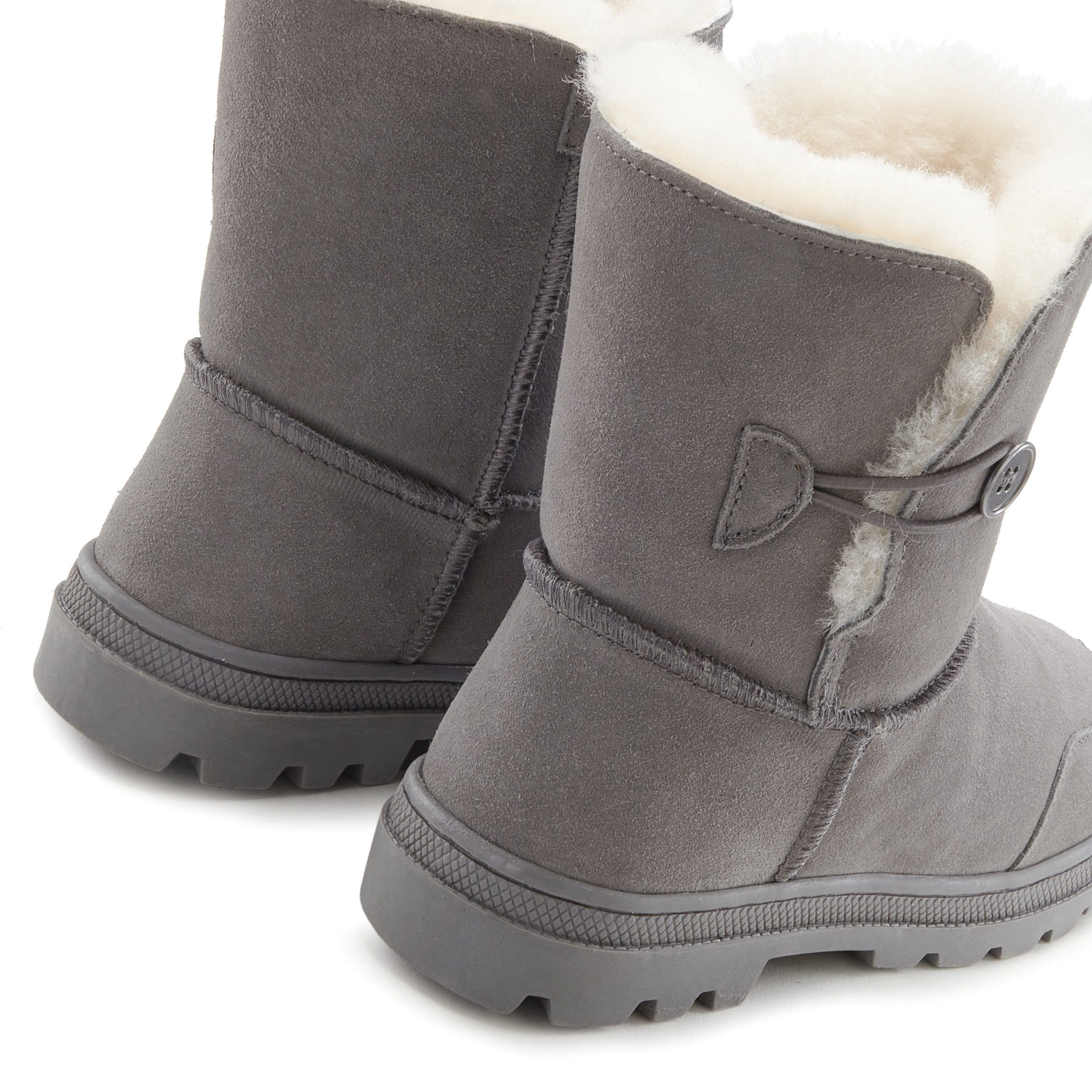 LASCANA Winterstiefel aus kuscheligem Lammfell, robuste Sohle, Winterstiefelette, Snowboots – Bild 5 von 5
