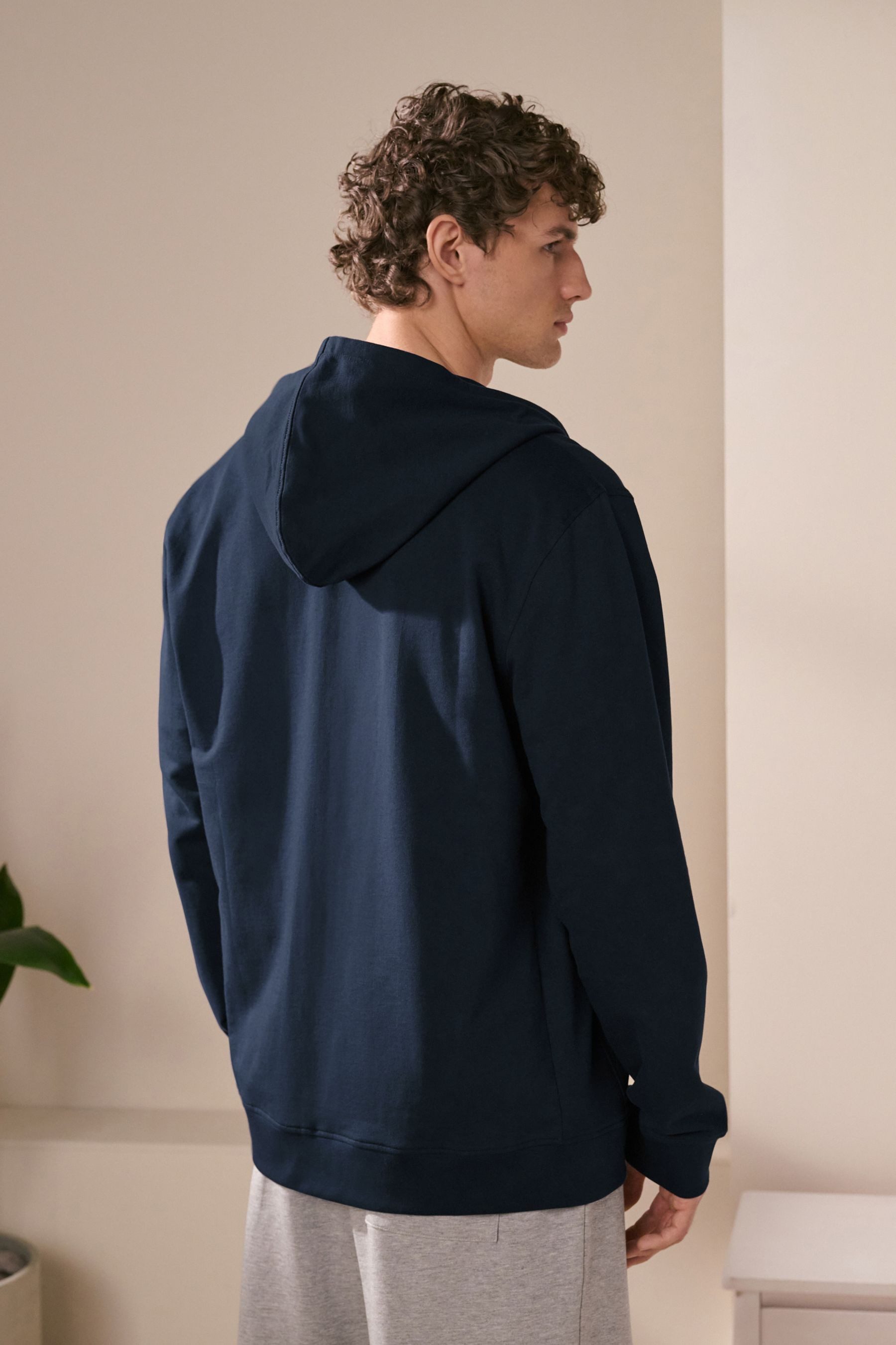 Next Kapuzensweatshirt Leichte Velours-Kapuzenjacke mit Reißverschluss (1-tlg)