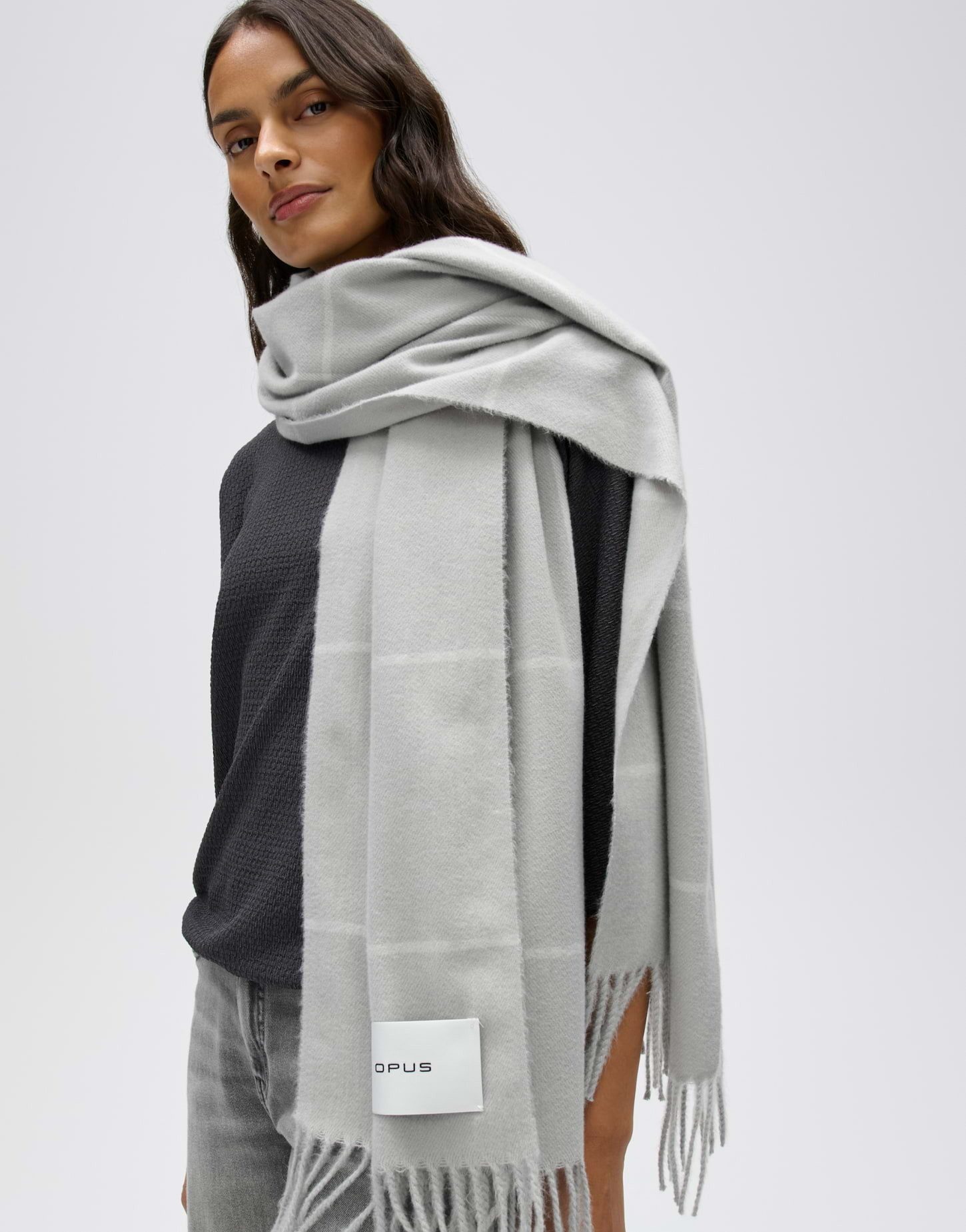 OPUS Schal Avidane scarf aus fließender Webware, Rechteckige Form mit wärmendem Griff für vielseitige Looks