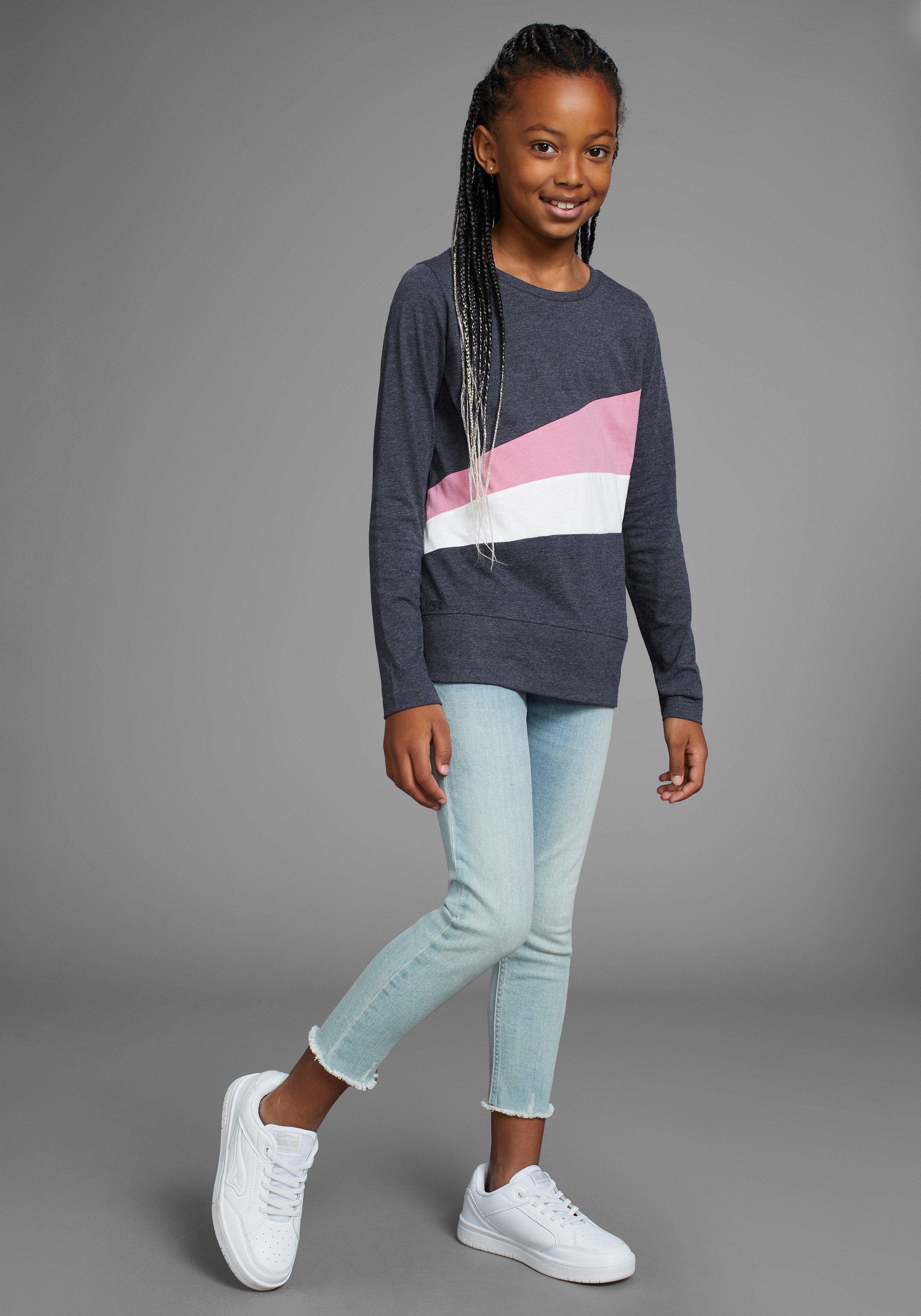 KangaROOS Langarmshirt mit coolem Colourblocking, mit Kangaroos Logo und Stickerei