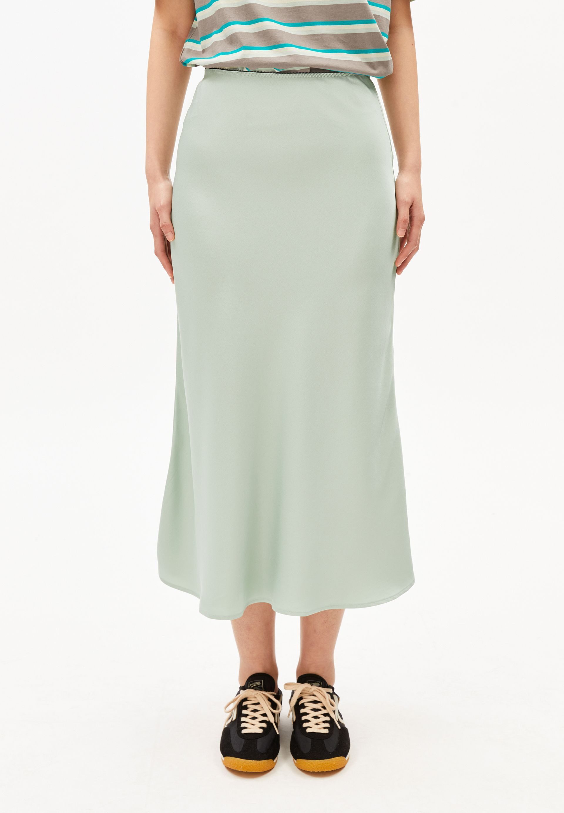 Armedangels Jerseyrock LENOVAA SATIN Webrock aus Naia™ Renew Mix (Regular Fit) Midi