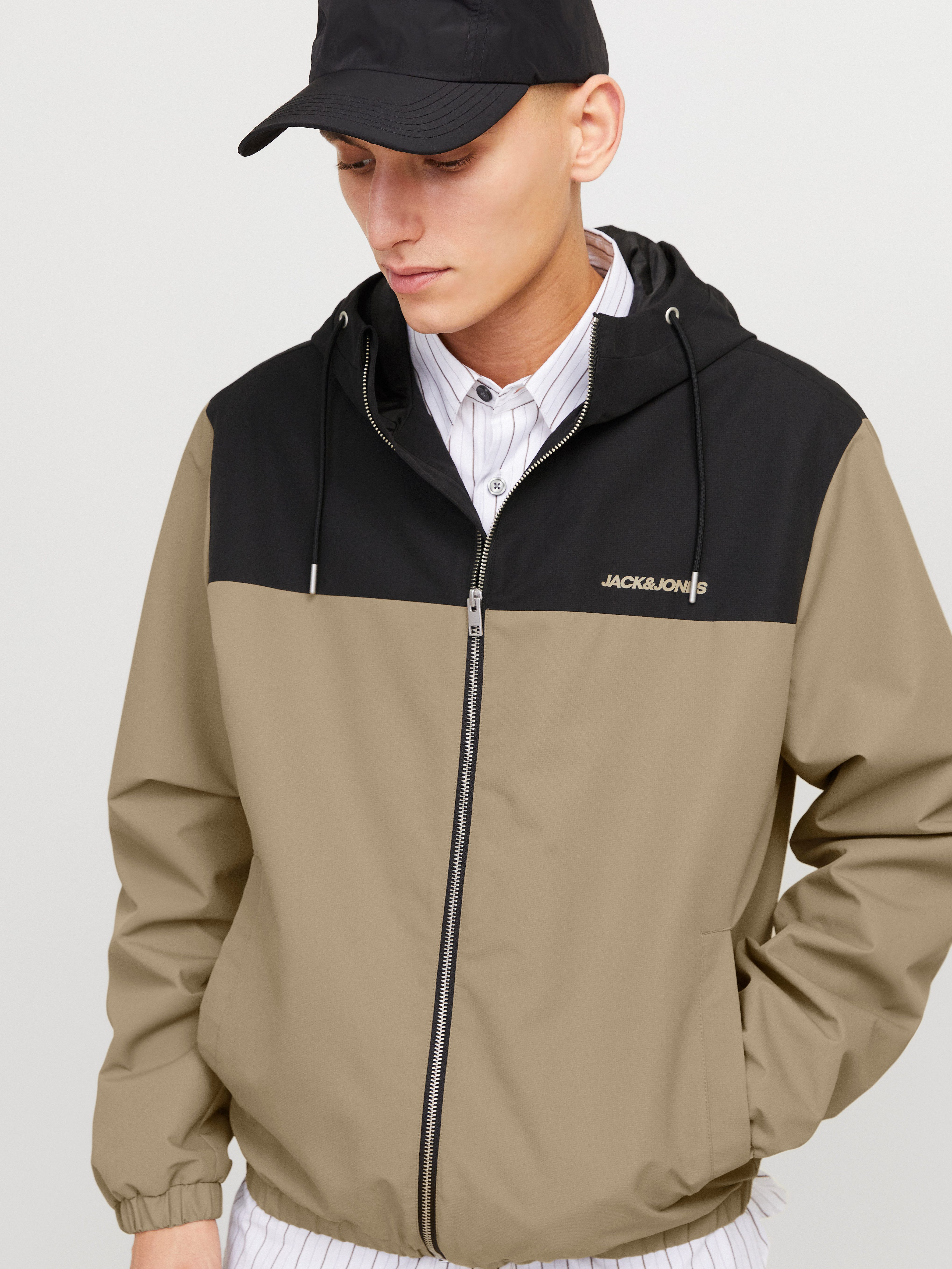 Jack & Jones Blouson JJELEGACY LIGHT JACKET HOOD NOOS mit Logo Schriftzug günstig online kaufen