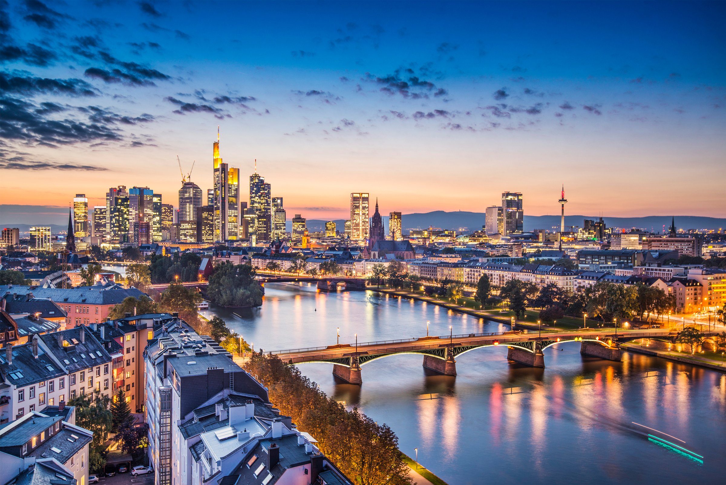 Papermoon Fototapete GEBIRGE FRANKFURT-STADT FLUSS MAIN BRÜCKEN SKYLINE