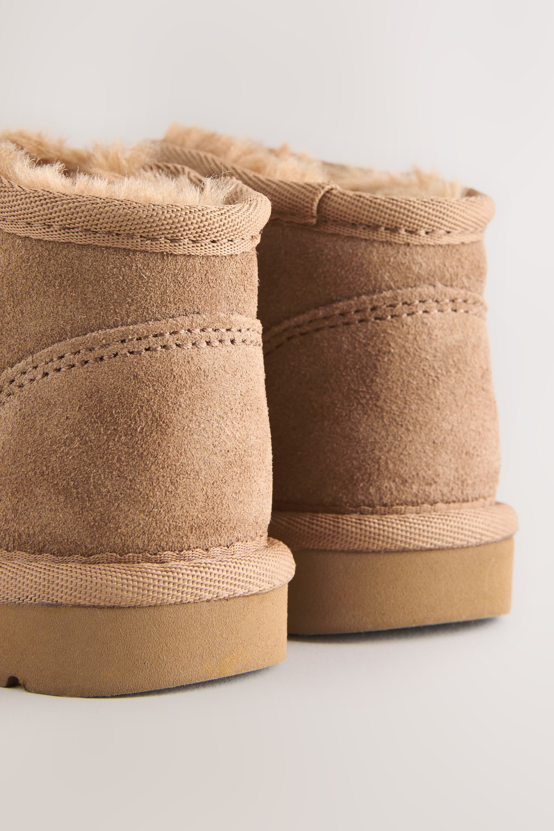 Next Wasserabweisende Schlupfstiefel aus Veloursleder Babystiefel – Bild 4 von 5