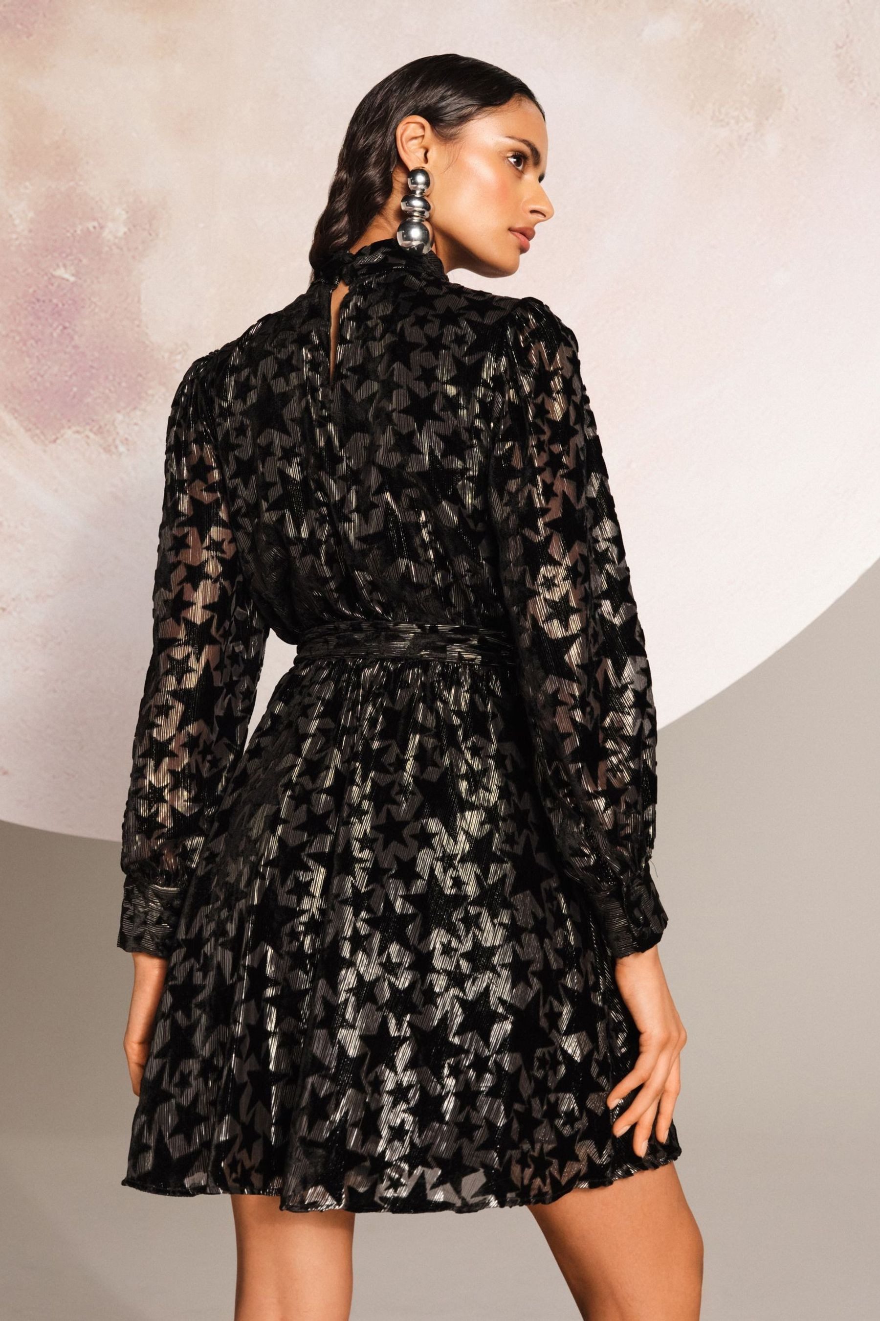 Love & Roses Samtkleid Love & Roses Samt-Minikleid, Petite (1-tlg) günstig online kaufen