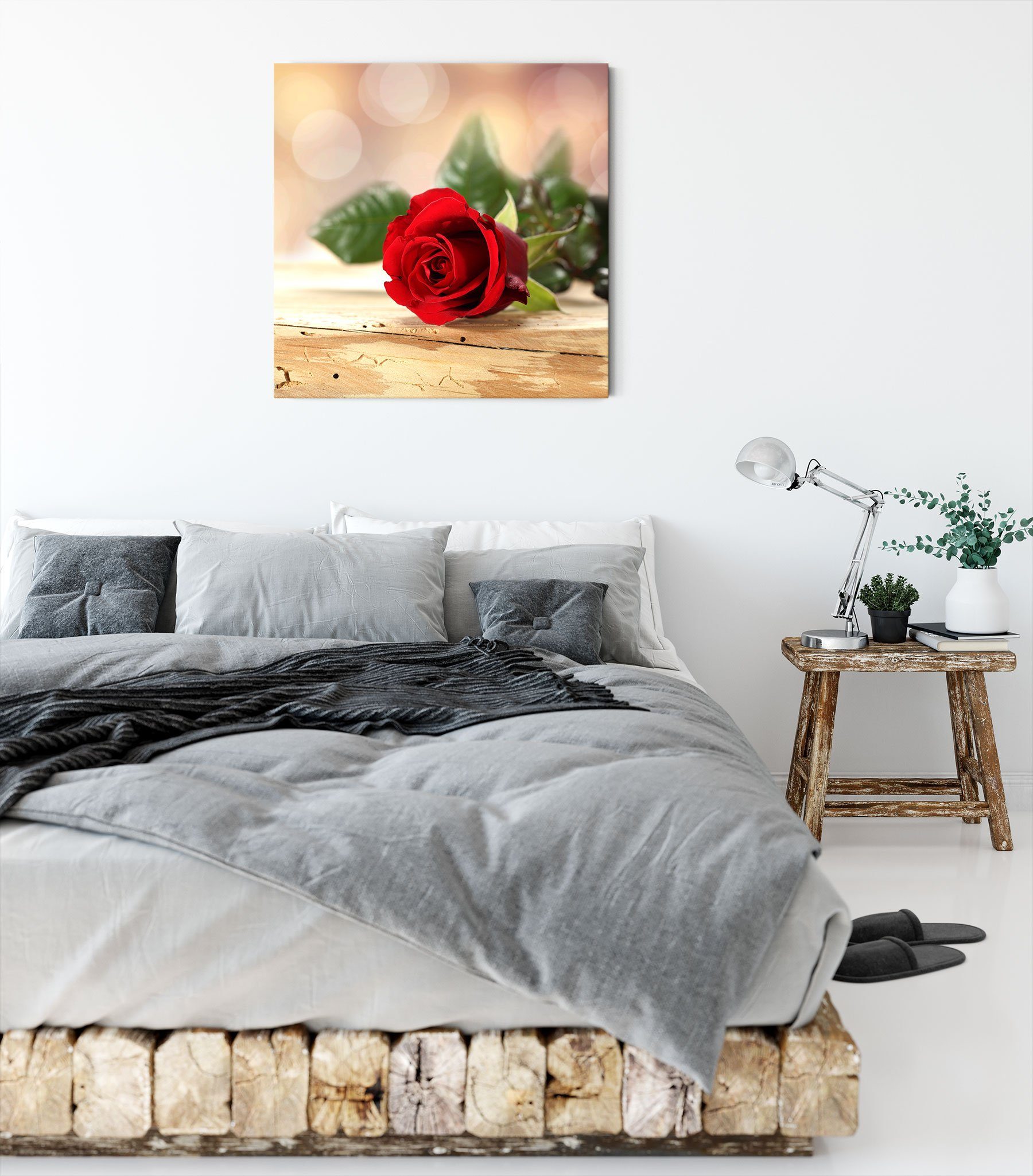 auf bespannt, Rose auf Leinwandbild St), inkl. Holztisch fertig Rose Leinwandbild Zackenaufhänger Holztisch, Pixxprint (1