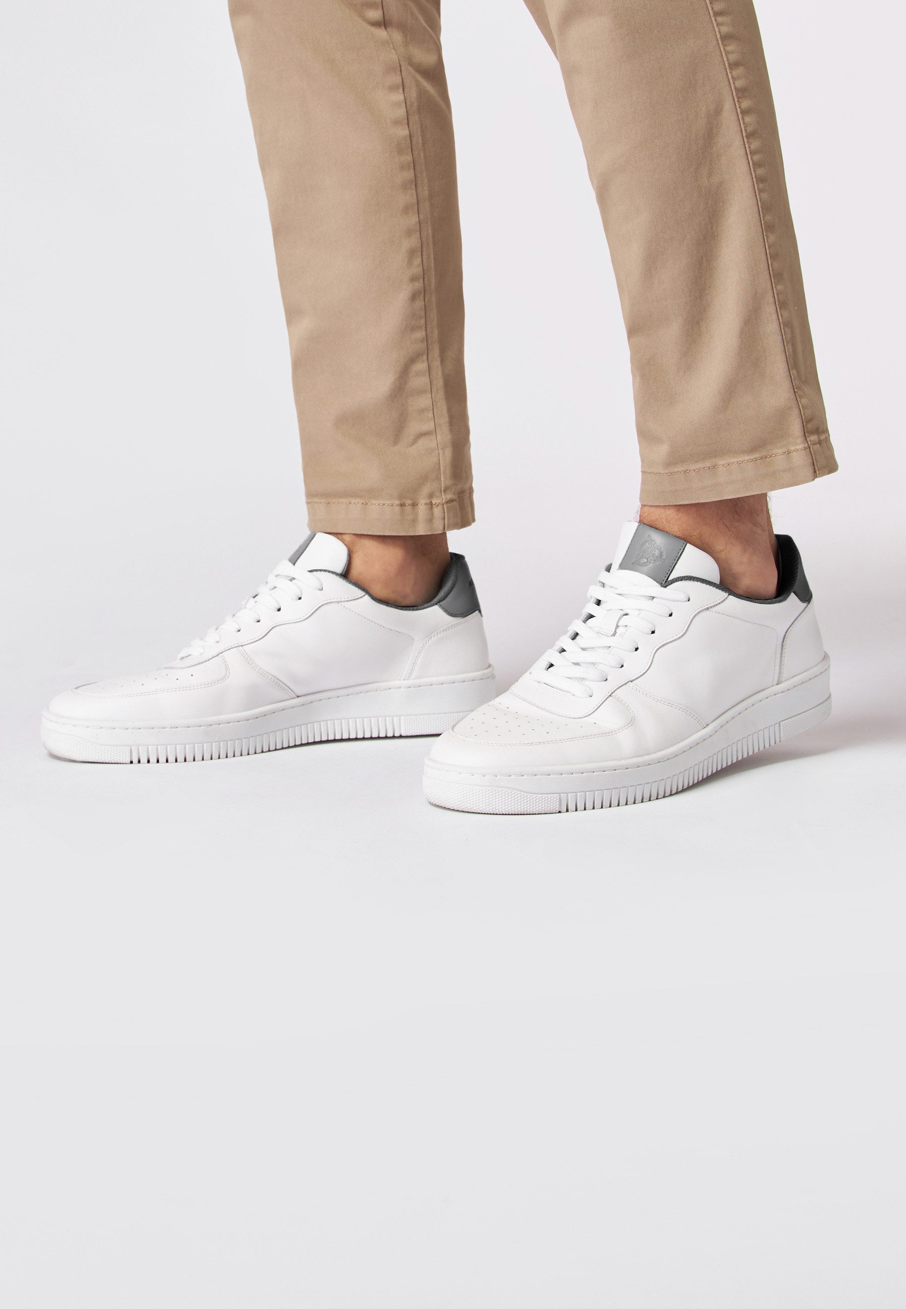 Roy Robson mit kontrastfarbenen Details Sneaker