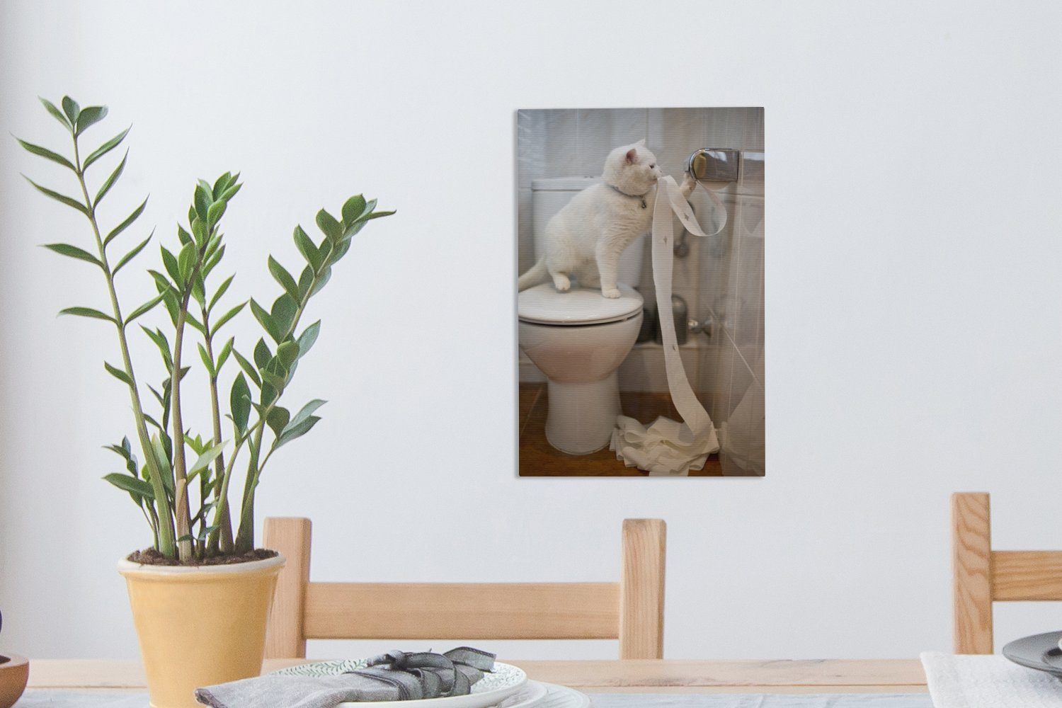 OneMillionCanvasses® Leinwandbild Katze 20x30 mit spielt St), Zackenaufhänger, Toilettenpapier, bespannt Gemälde, (1 Leinwandbild cm fertig inkl