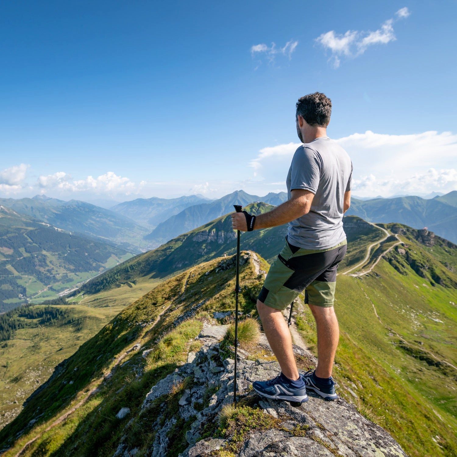 Steinwood Nordic-Walking-Stöcke 100% Carbon verstellbar mit Teleskop und Klemmverschluss mit extra Gu…