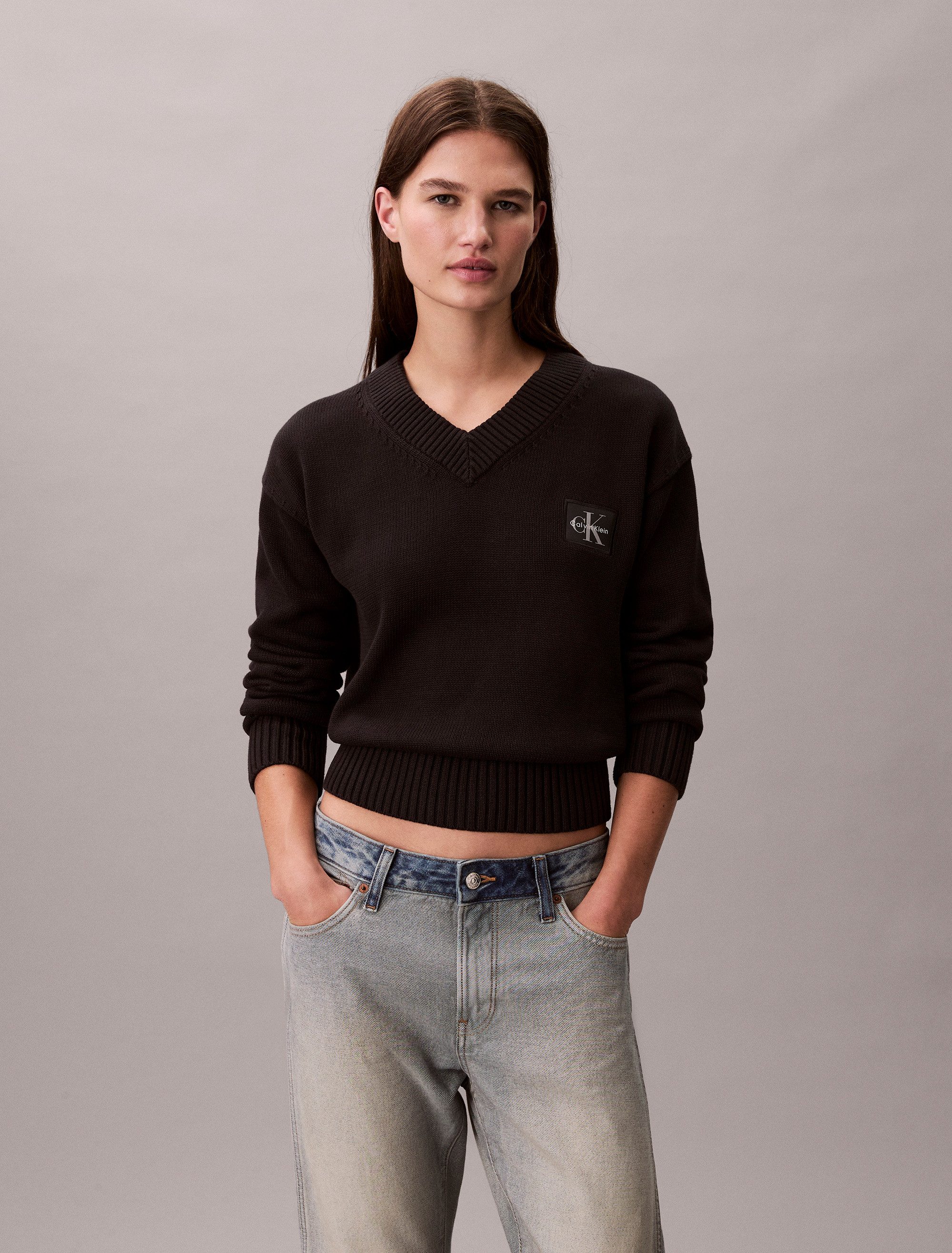 Calvin Klein Jeans V-Ausschnitt-Pullover Feinstrick, taillenlang günstig online kaufen