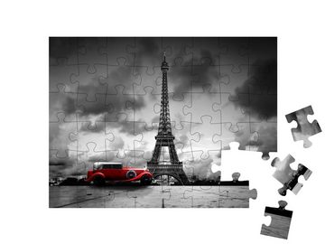 puzzleYOU Puzzle Bild vom Eiffelturm mit Retro-Auto in Schwarz-Weiß, 48 Puzzleteile, puzzleYOU-Kollektionen Paris, Eiffelturm, Kunst & Fantasy