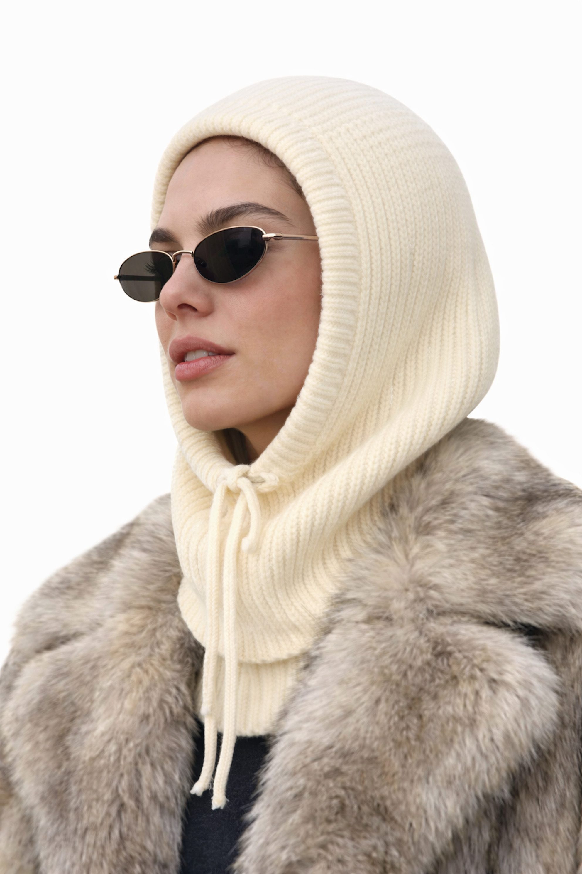 Worldclassca Strickmütze Worldclassca Balaclava Strickmütze Skull Kordelzug Winter Kapuzenschal Neue Kollektion - Stilvolle und gemütliche Strickmode für Damen