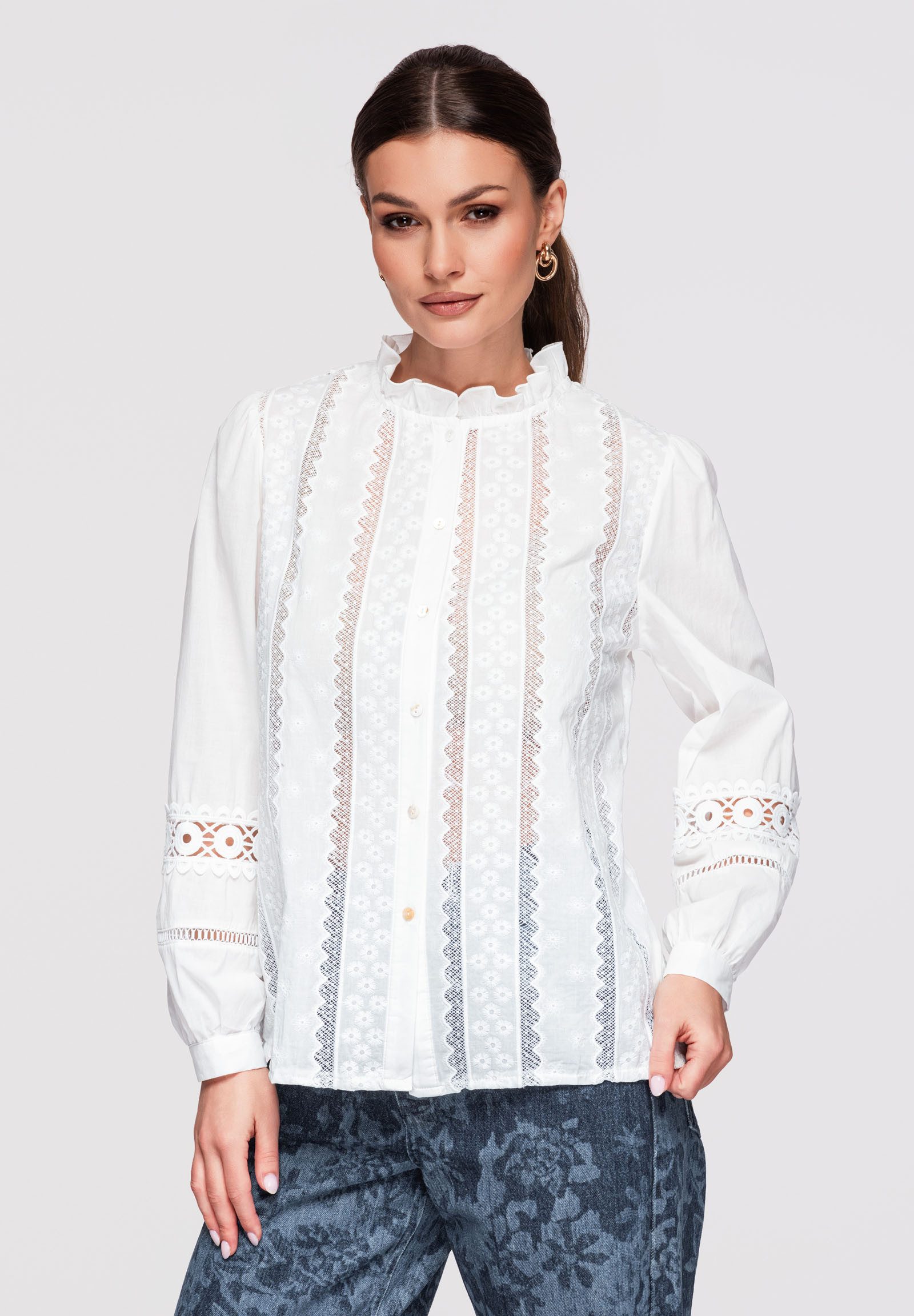 OMBRE Hemdbluse Damen Baumwollhemdbluse mit Spitze & Stickerei Weiß M (kein Set, 1-tlg) Haftdetails, Ażurowe wstawki