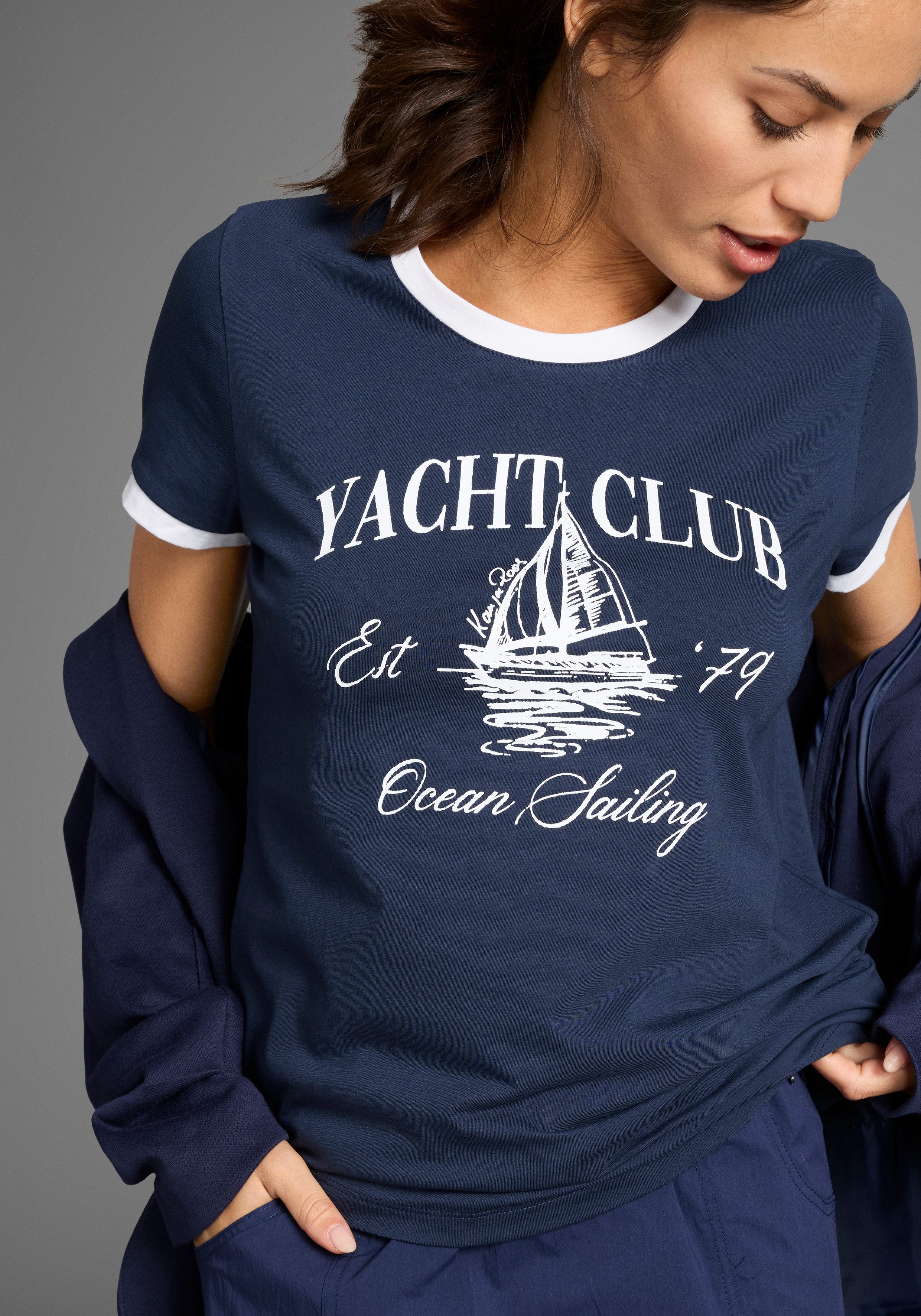 KangaROOS T-Shirt mit maritimen Print und Kontrastdetails