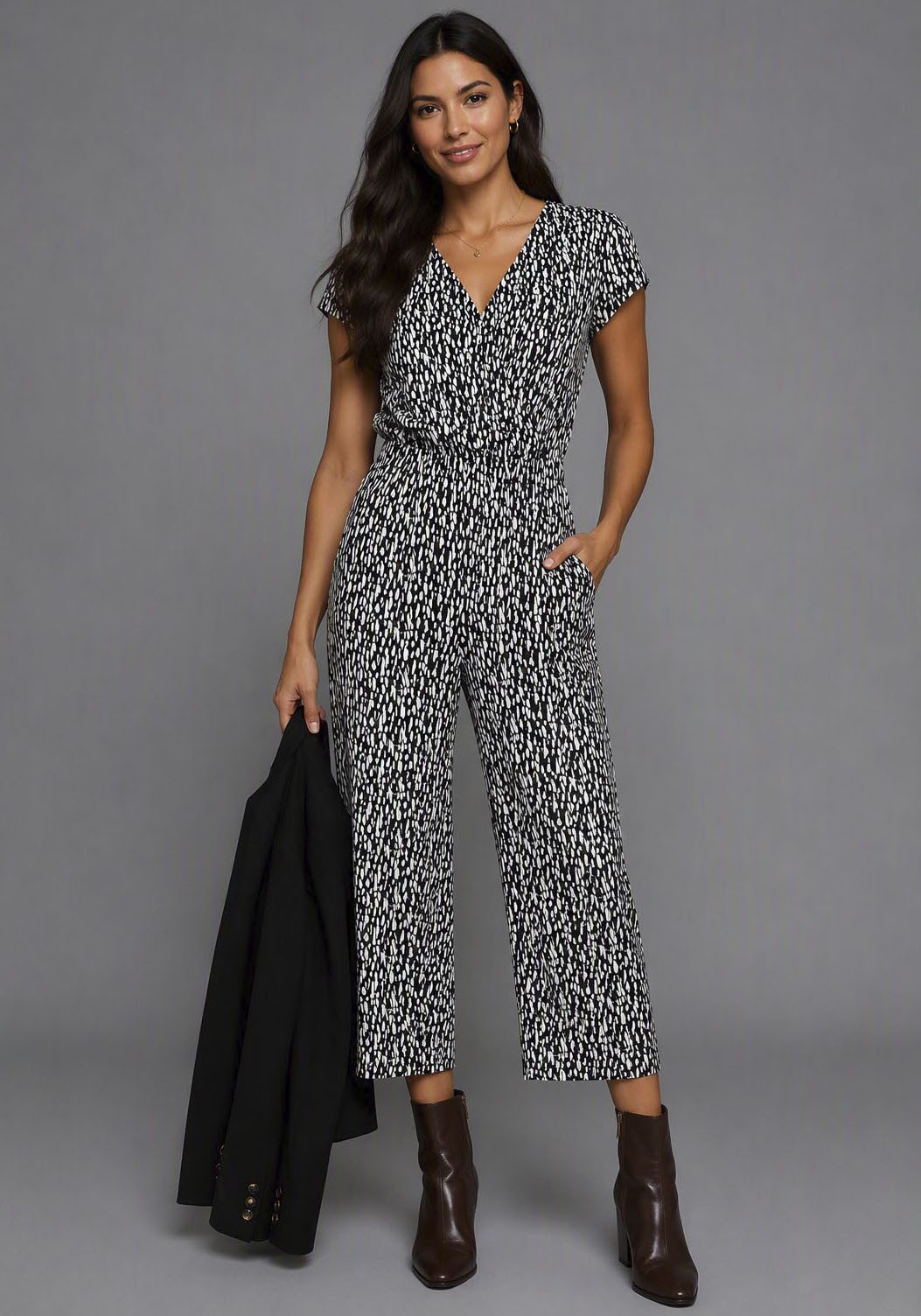 Laura Scott Jumpsuit mit V-Ausschnitt