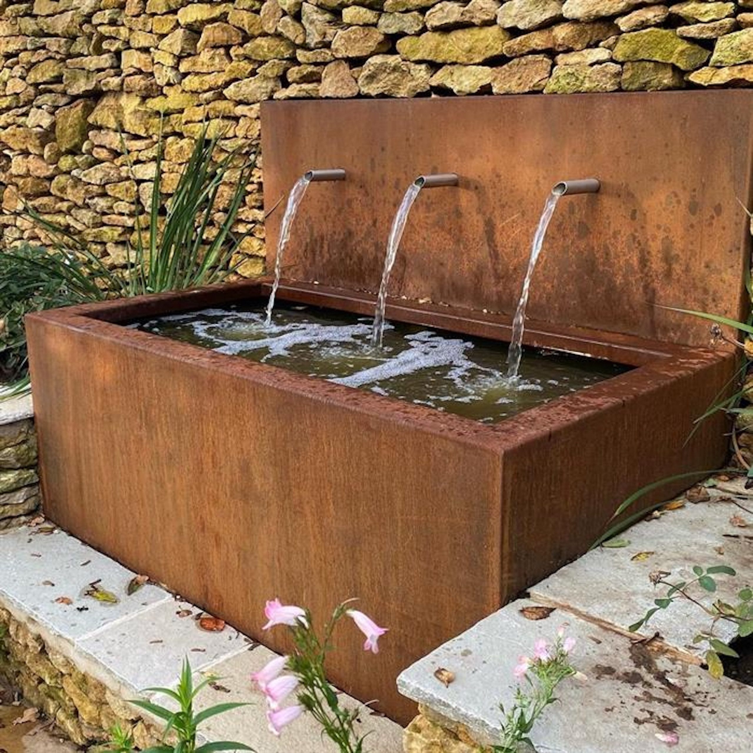 Adezz Gartenbrunnen Adezz Freistehende Teichwand aus Corten-Stahl Rost inkl. Wasserfall