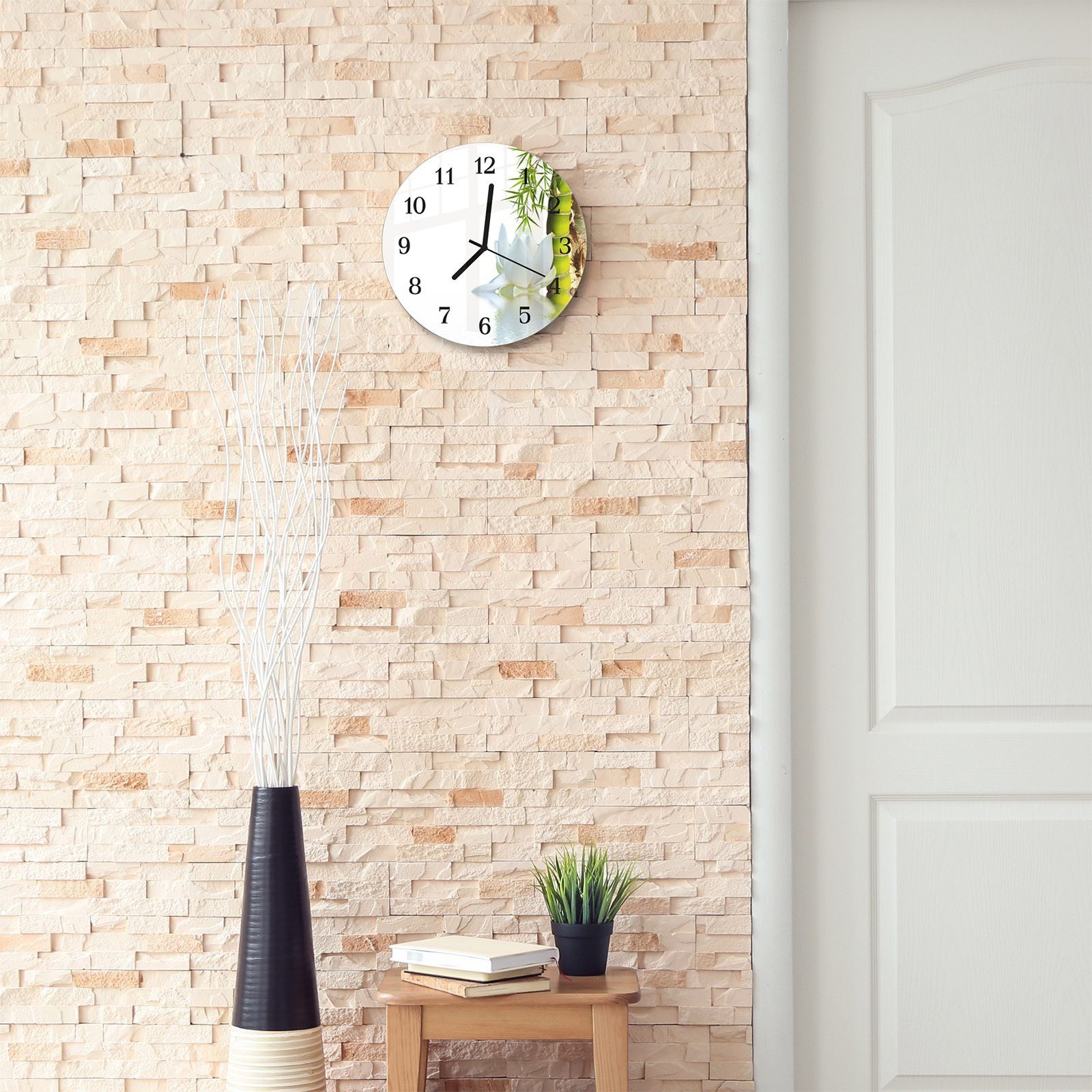 Primedeco Wanduhr Wanduhr aus Glas mit mit cm - und 30 Bambus Blüte und Durchmesser Rund Quarzuhrwerk Motiv