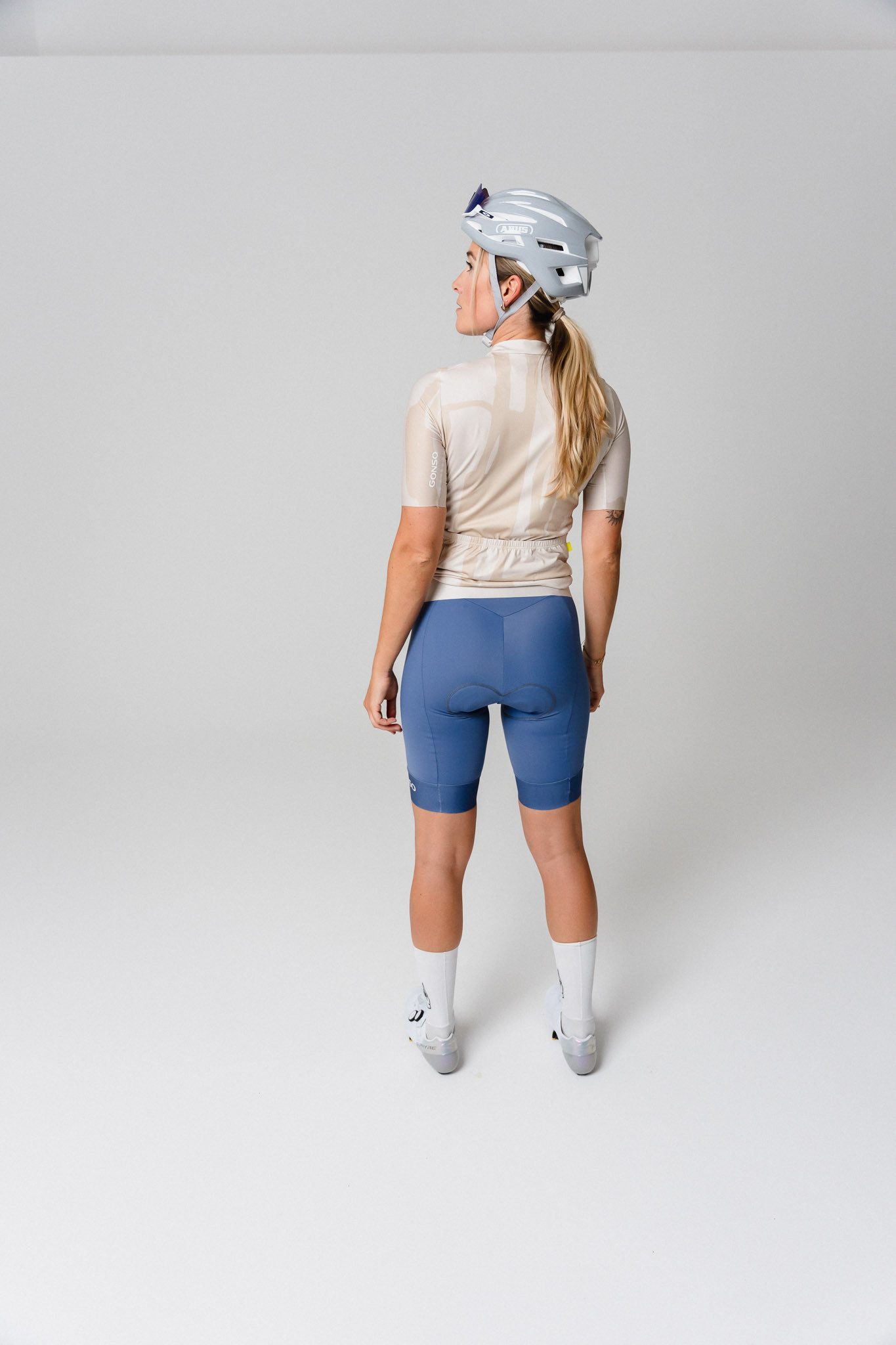 Gonso Fahrradhose Essential Bib W Damen Rennradhose, moderne Radhose mit Sitzpolster, Tight Fit