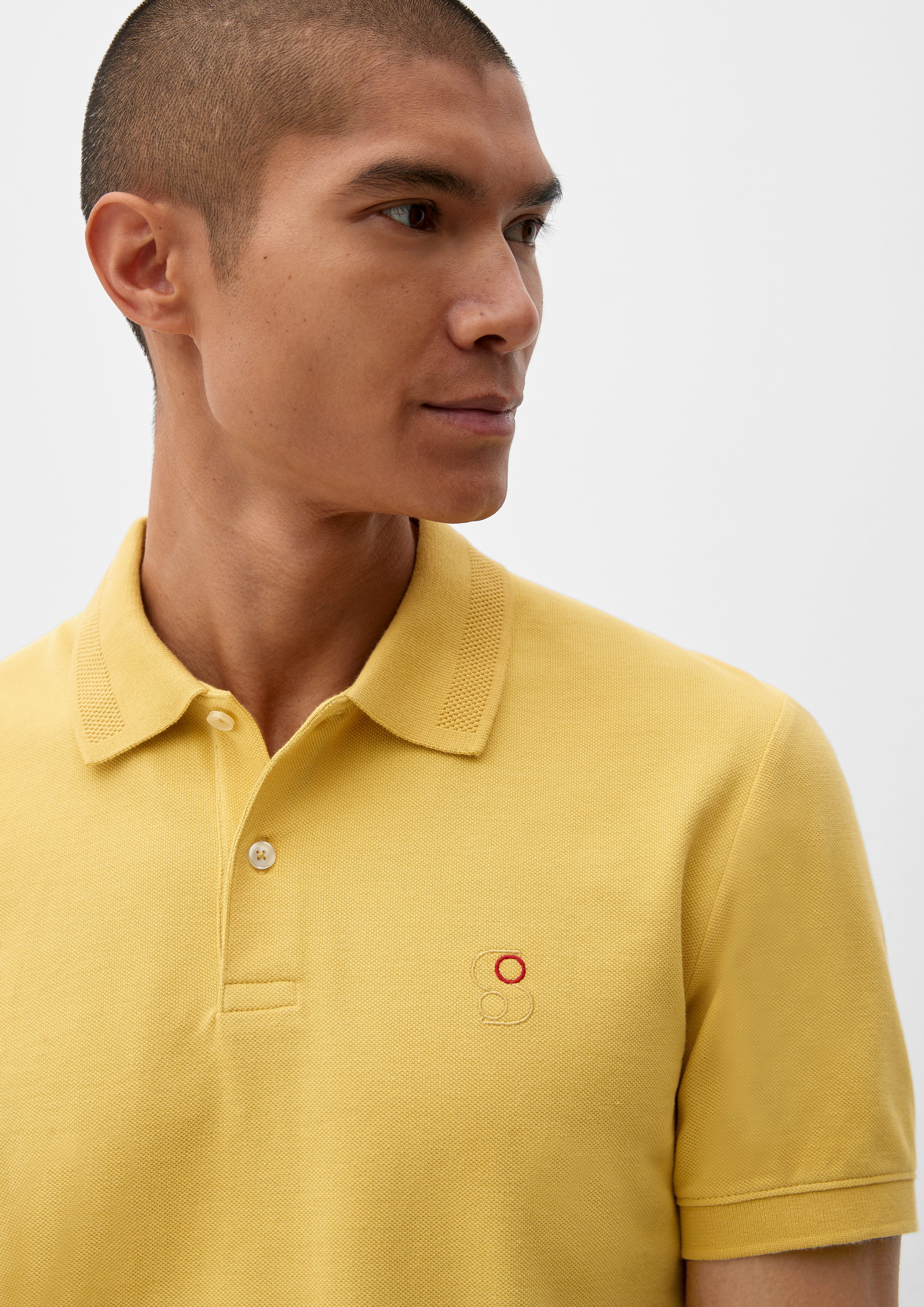 s.Oliver Kurzarmshirt Poloshirt mit Stickerei Stickerei zitrone