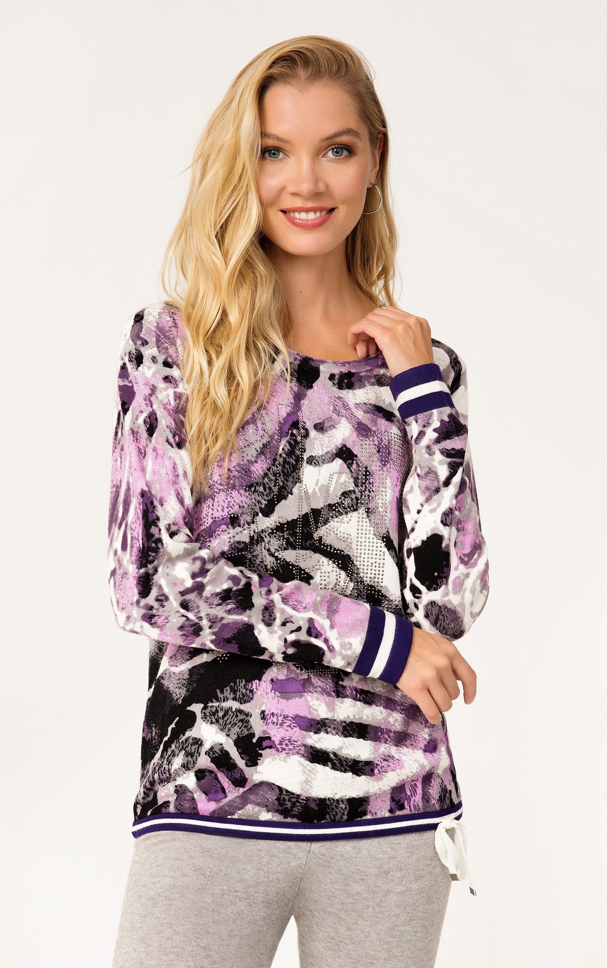 Strickpullover mit abstraktem Animalprint und Strass-Detail