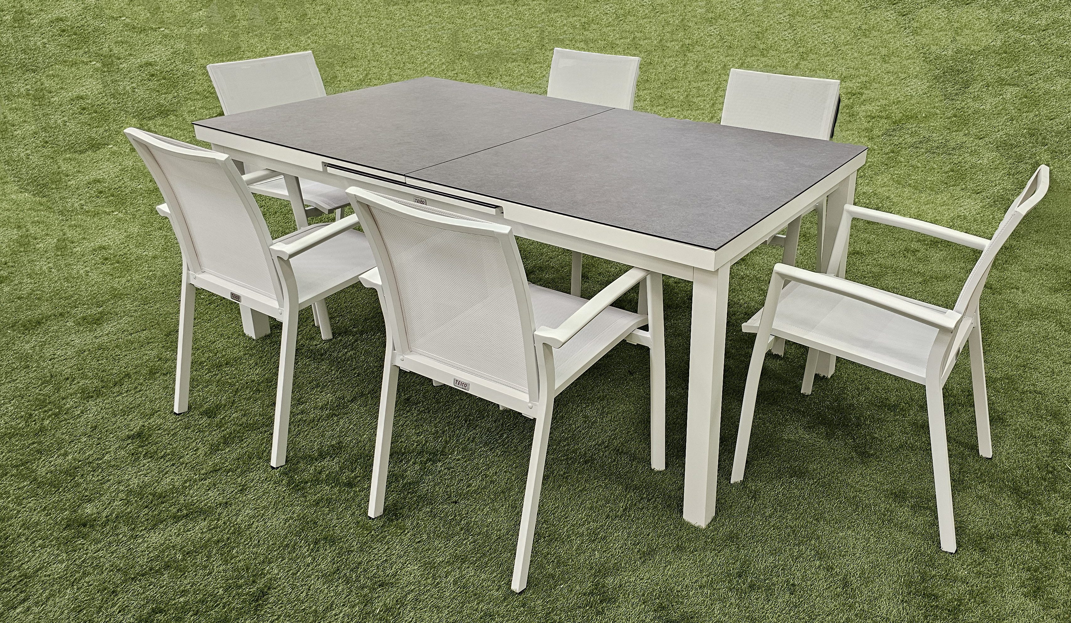 TEICO GROUP Sitzgruppe Alu Gartenmöbel Set weiß ausziehbarer Tisch mit