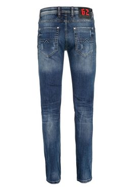 Cipo & Baxx Bequeme Jeans mit Aufnäher in Slim Fit