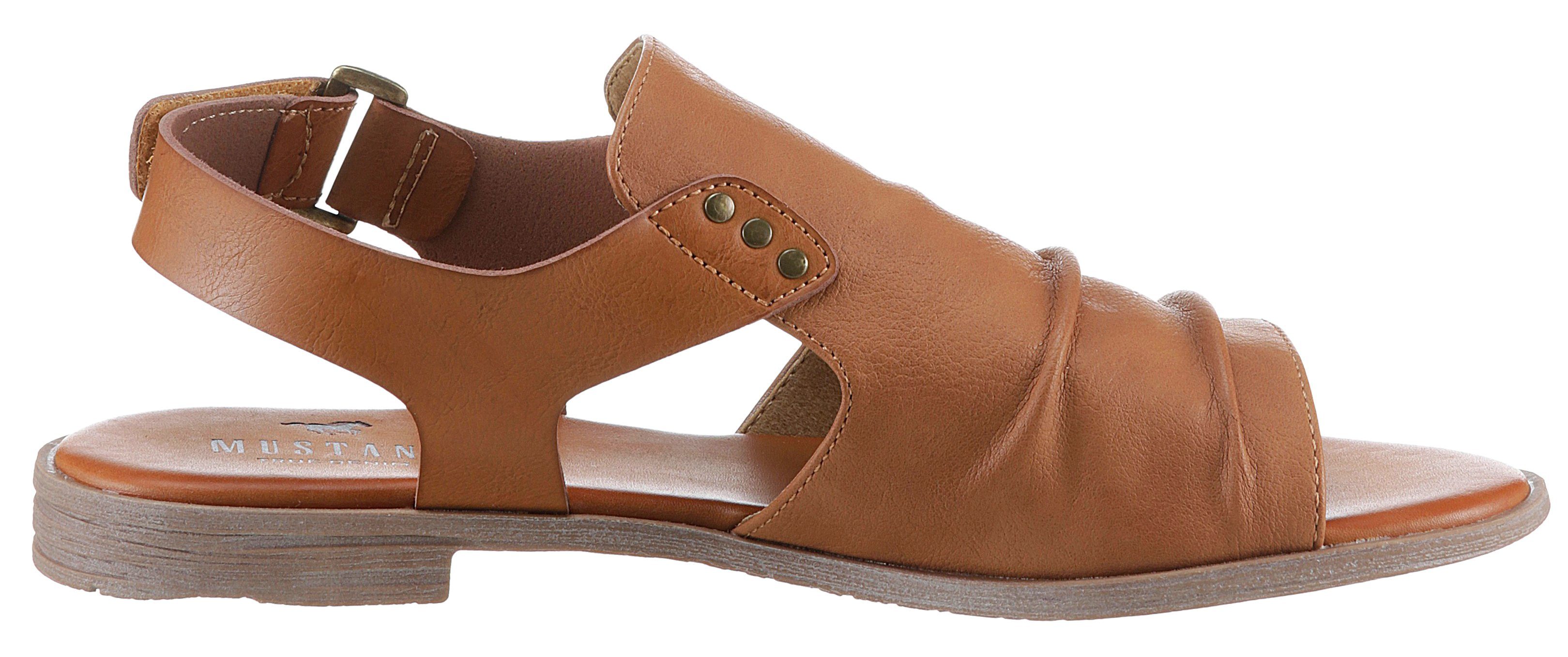 Mustang Shoes Riemchensandale, Sommerschuh, Sandalette, Blockabsatz, mit Klettverschluss