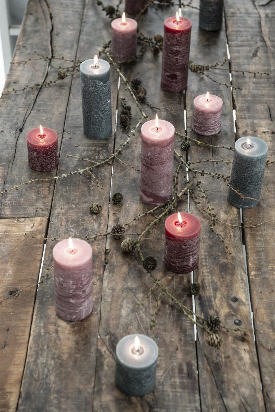 Ib Laursen Rustic-Kerze Rustikale Stumpenkerze durchgefärbt Kerze Tischkerze, Dekorative Stumpenkerze mit rustikaler Oberfläche und natürlichem Look