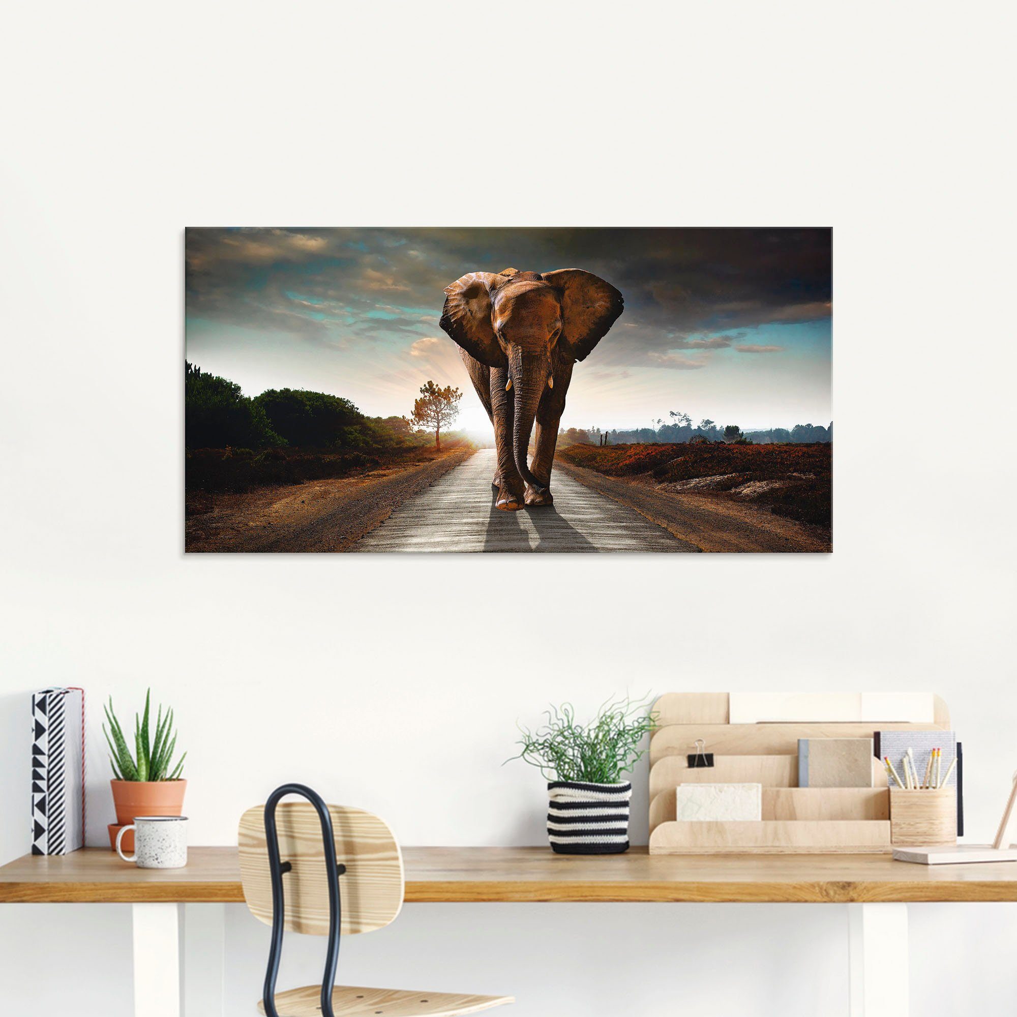 Artland Glasbild Ein Elefant läuft auf der Straße, Wildtiere (1 St), in verschiedenen Größen
